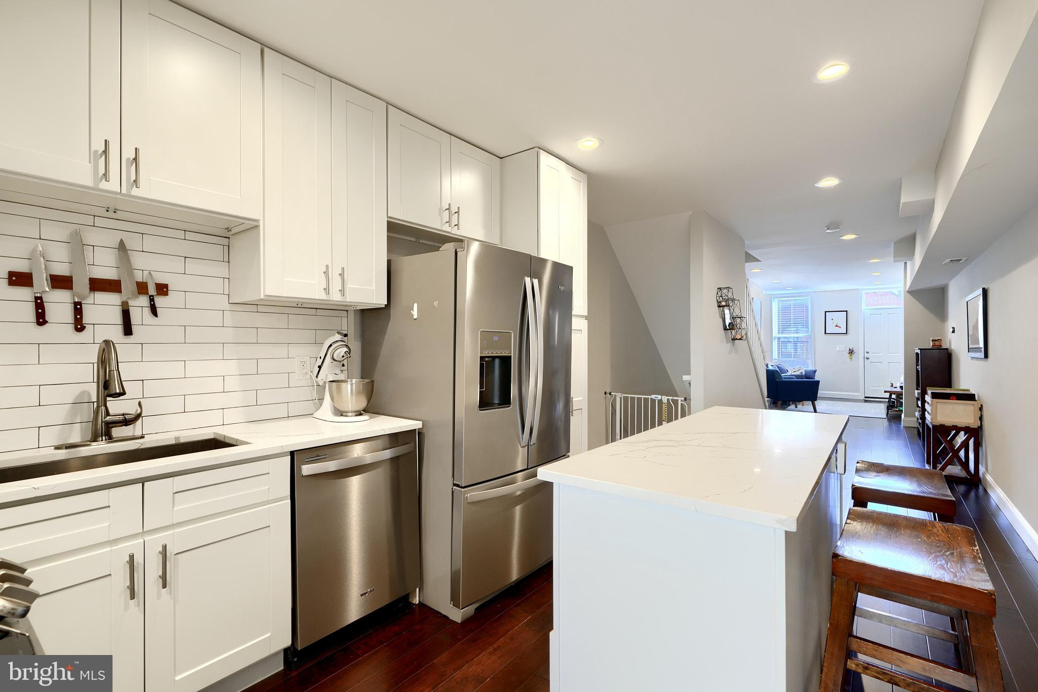 LOCUST POINT - Residential