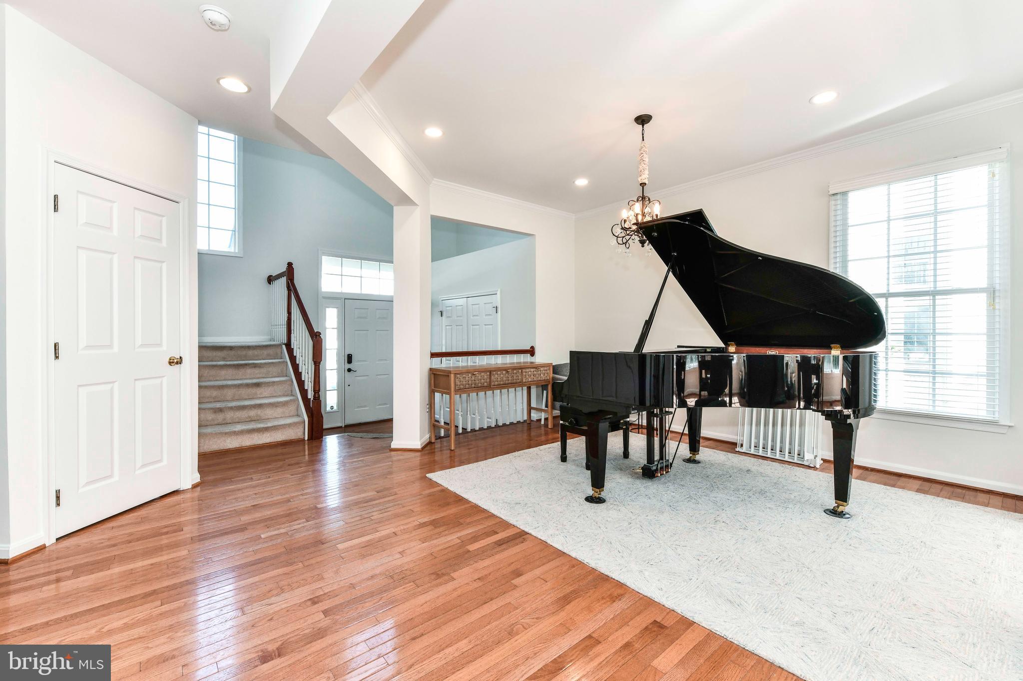 POTOMAC LAKES - Residential Lease