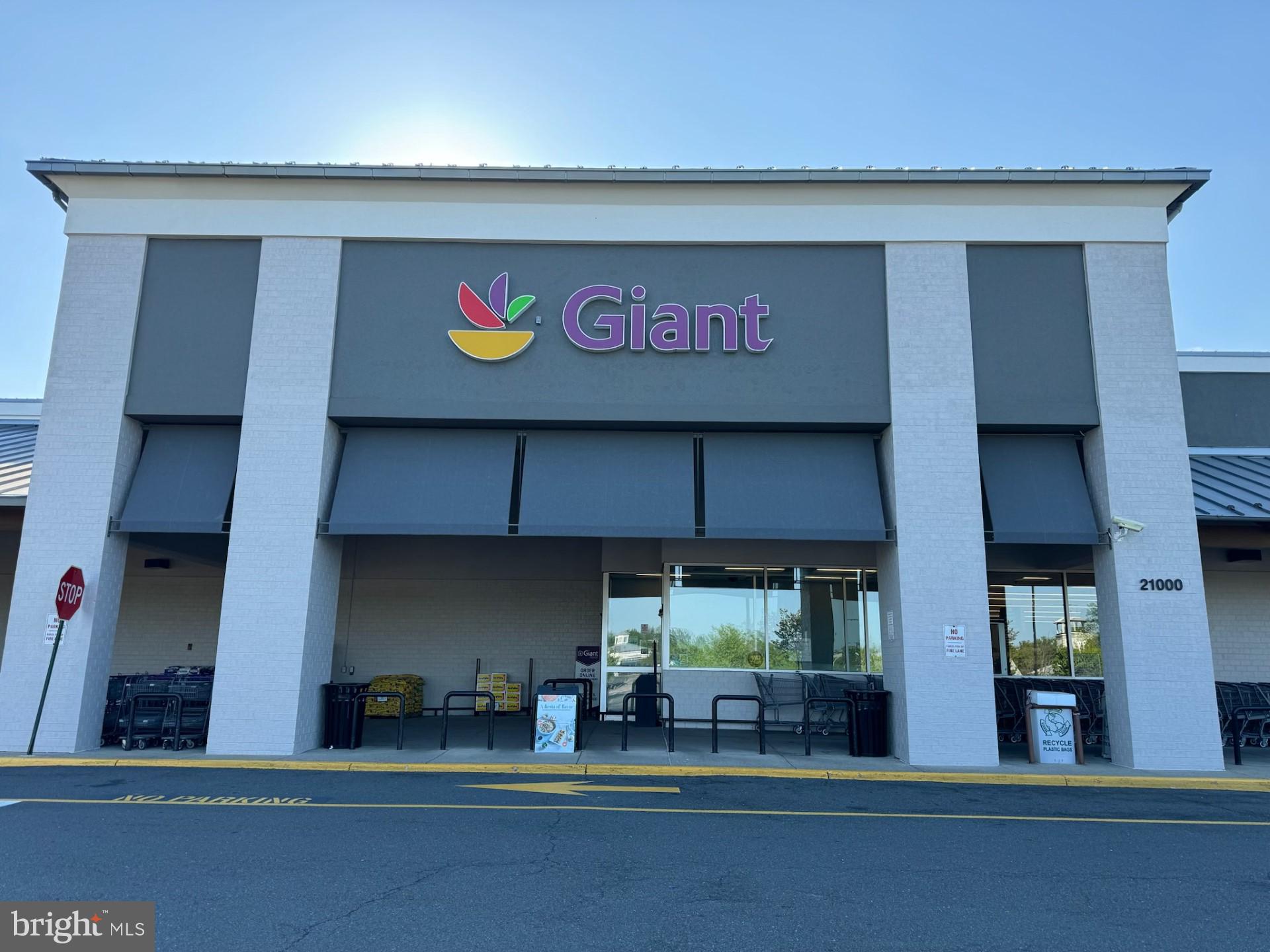 POTOMAC LAKES - Residential Lease