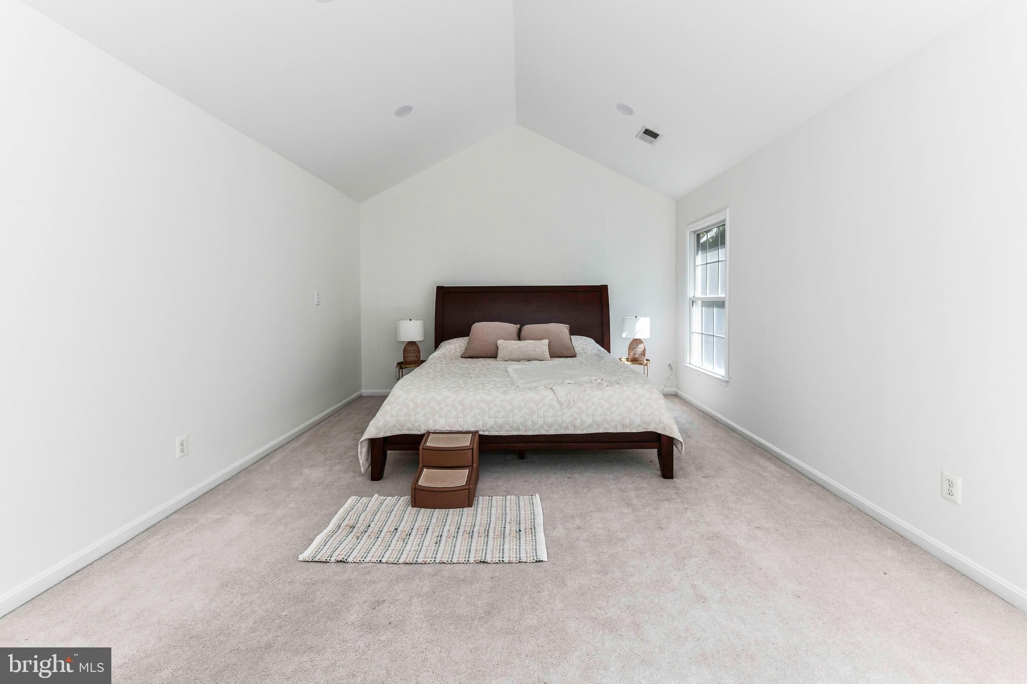 POTOMAC LAKES - Residential Lease