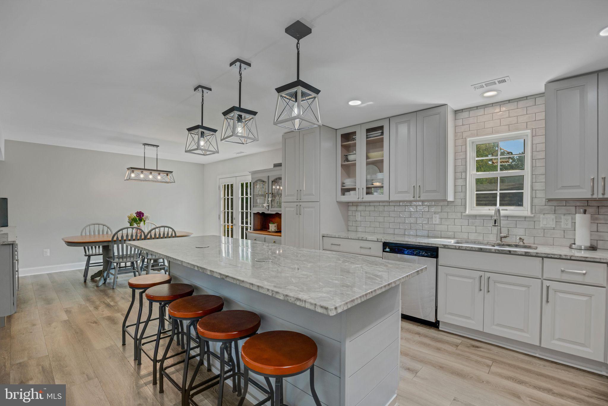 DEALE BEACH - Residential