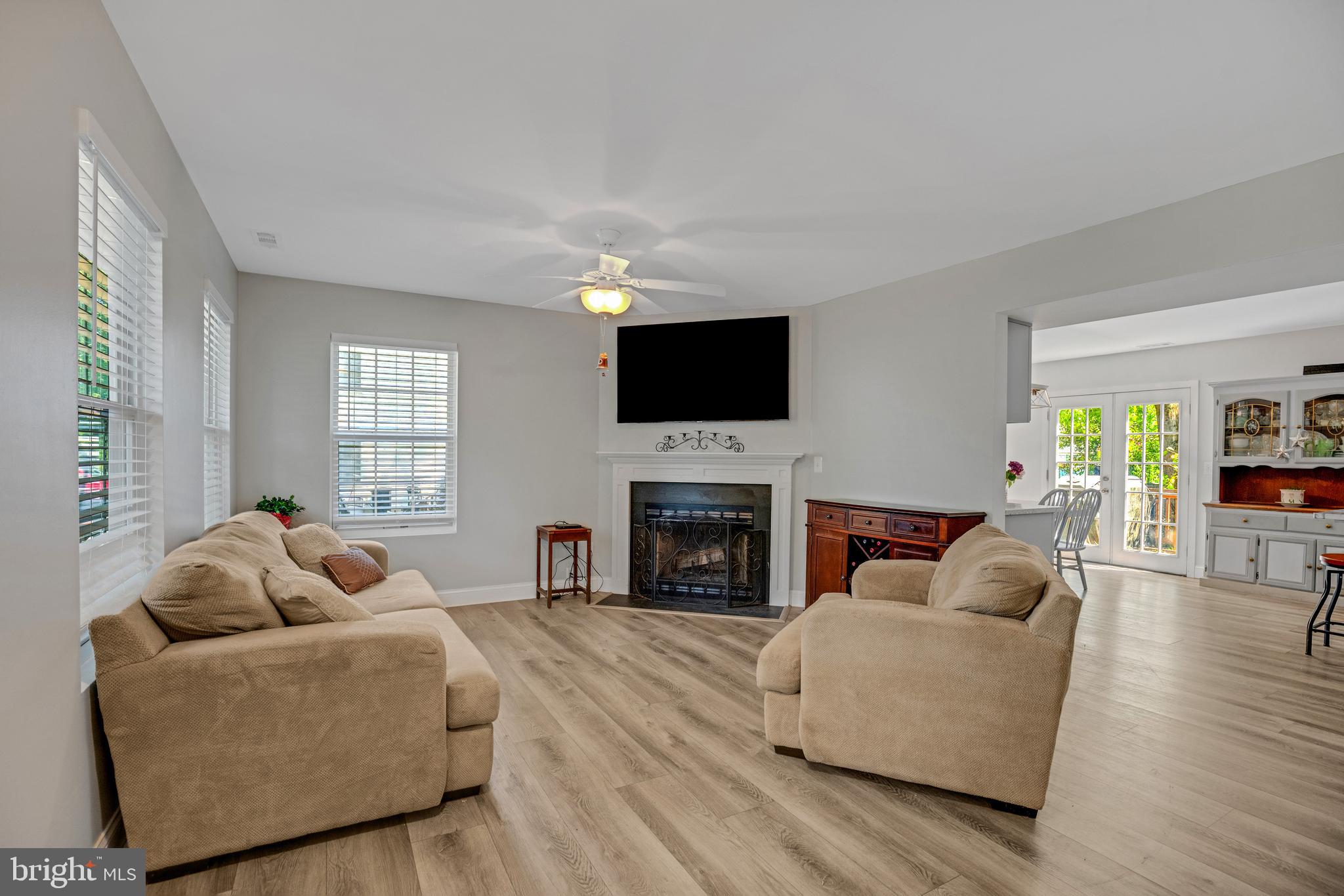 DEALE BEACH - Residential