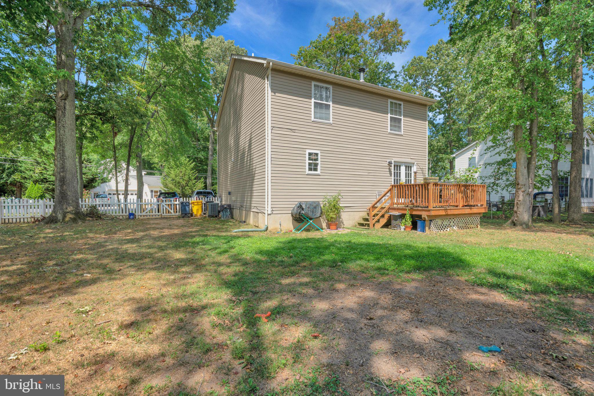 DEALE BEACH - Residential