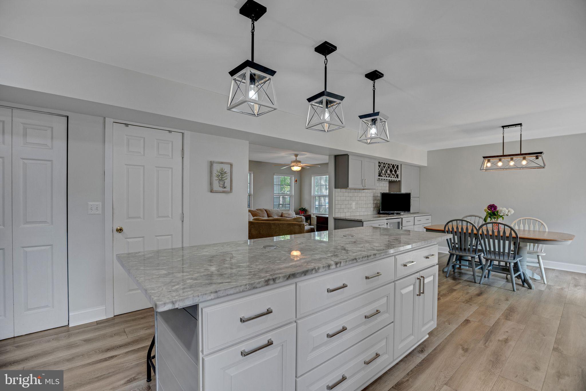 DEALE BEACH - Residential