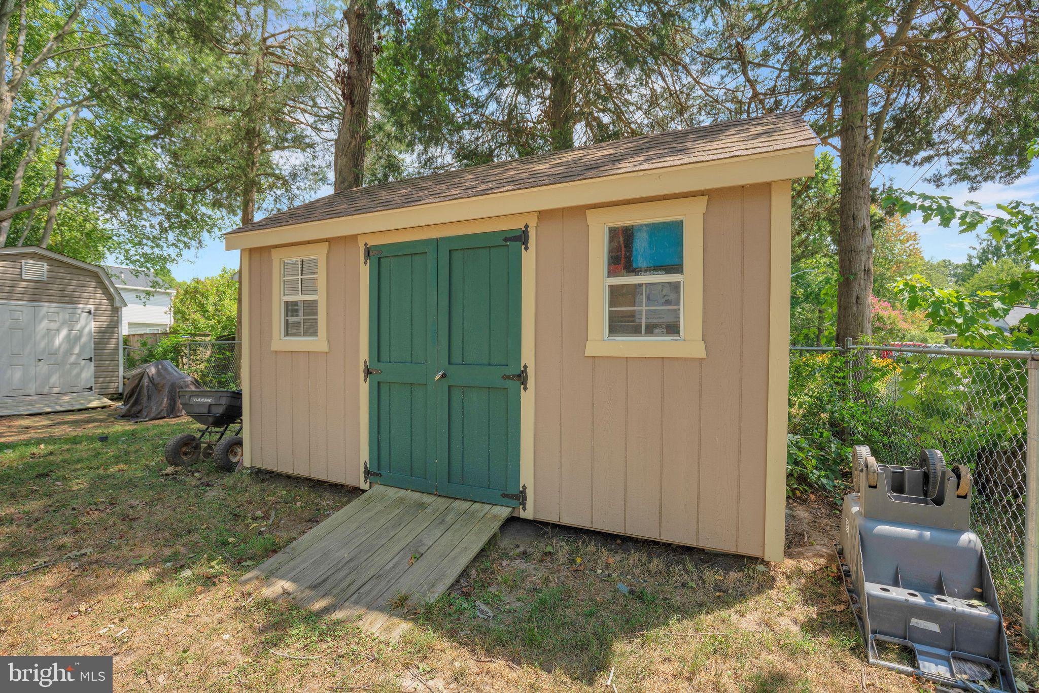 DEALE BEACH - Residential