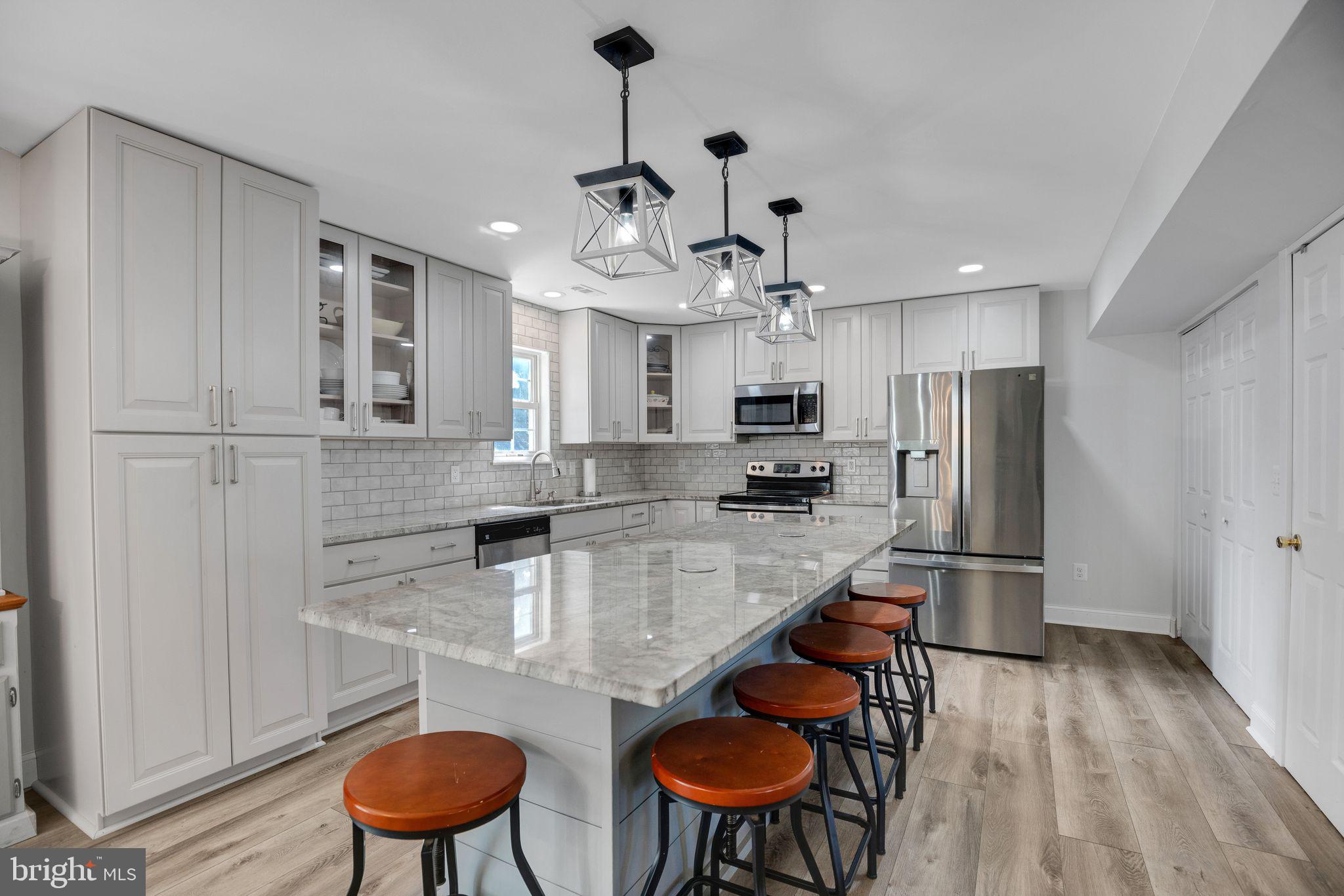 DEALE BEACH - Residential