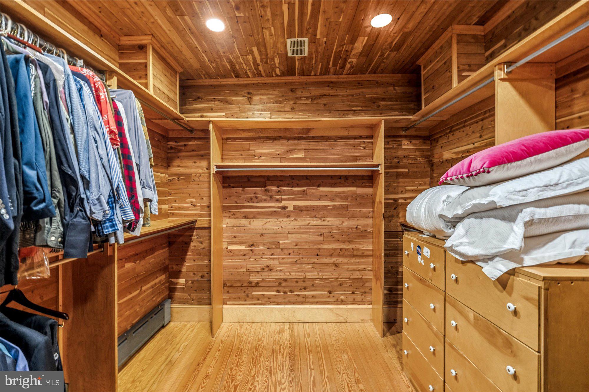 CHEVY CHASE VILLAGE - Residential