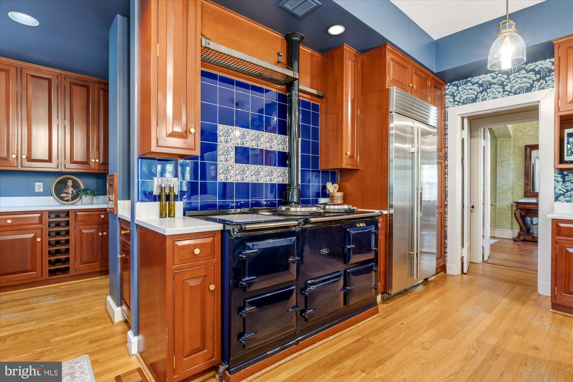 CHEVY CHASE VILLAGE - Residential