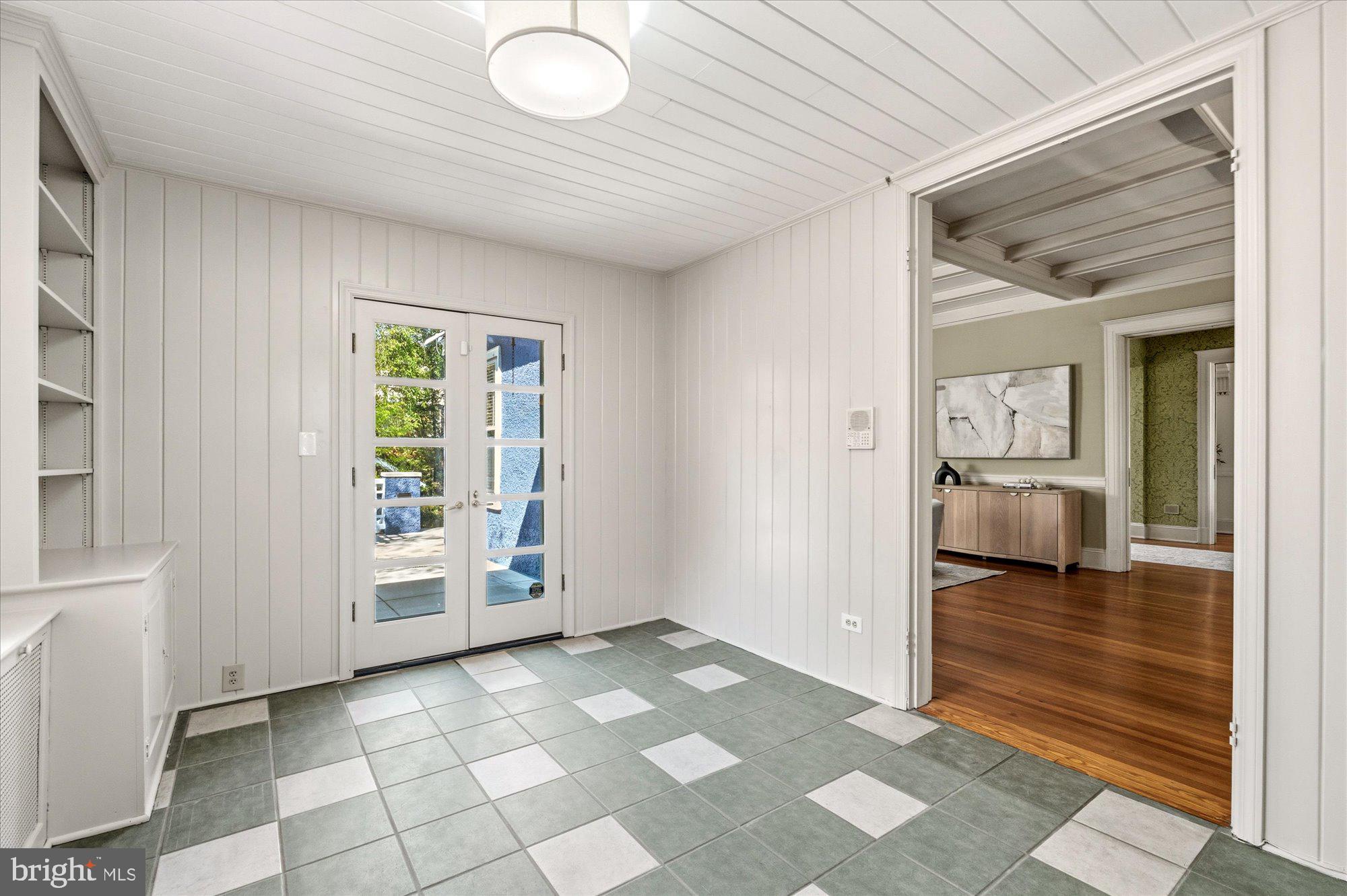 CHEVY CHASE VILLAGE - Residential