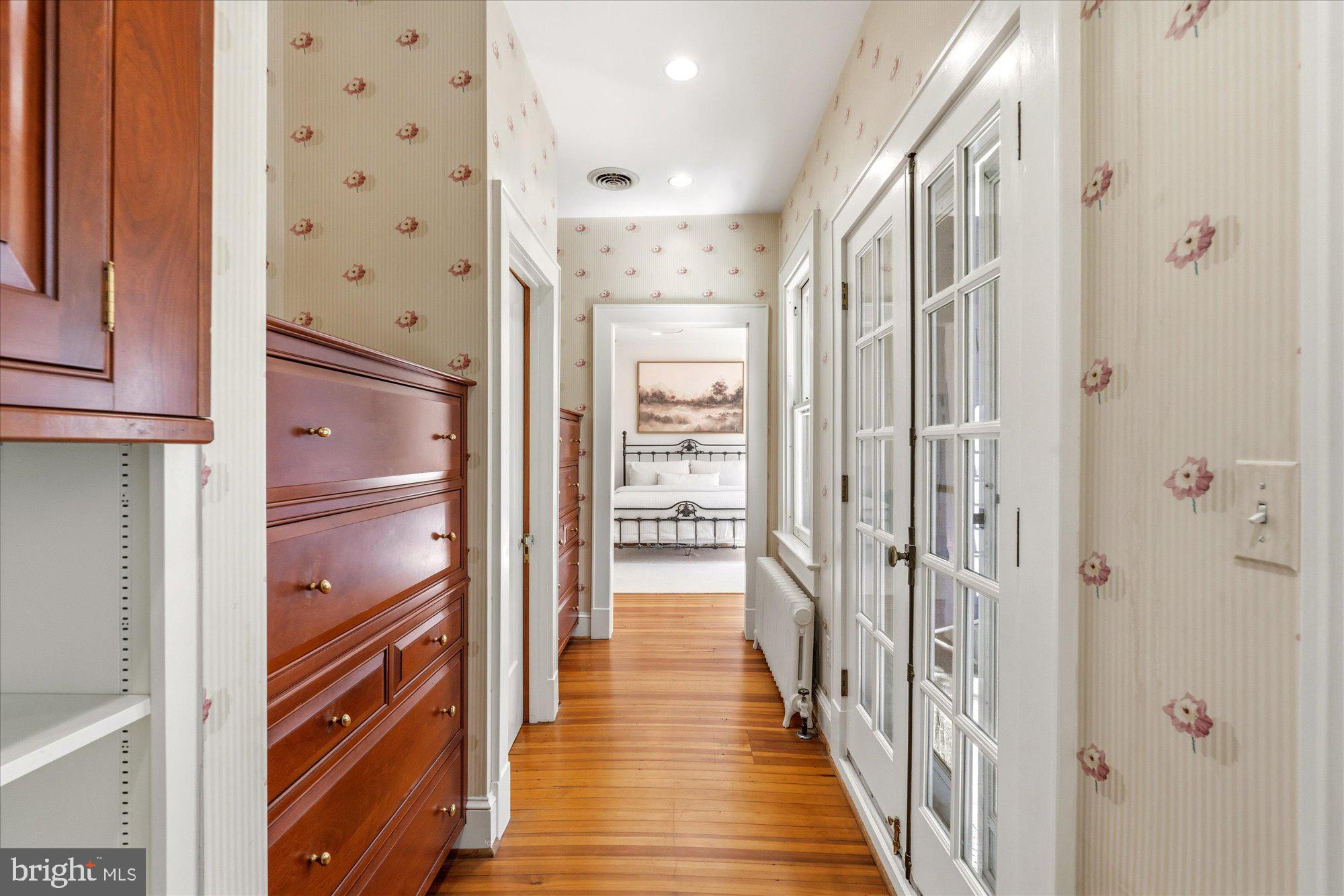 CHEVY CHASE VILLAGE - Residential