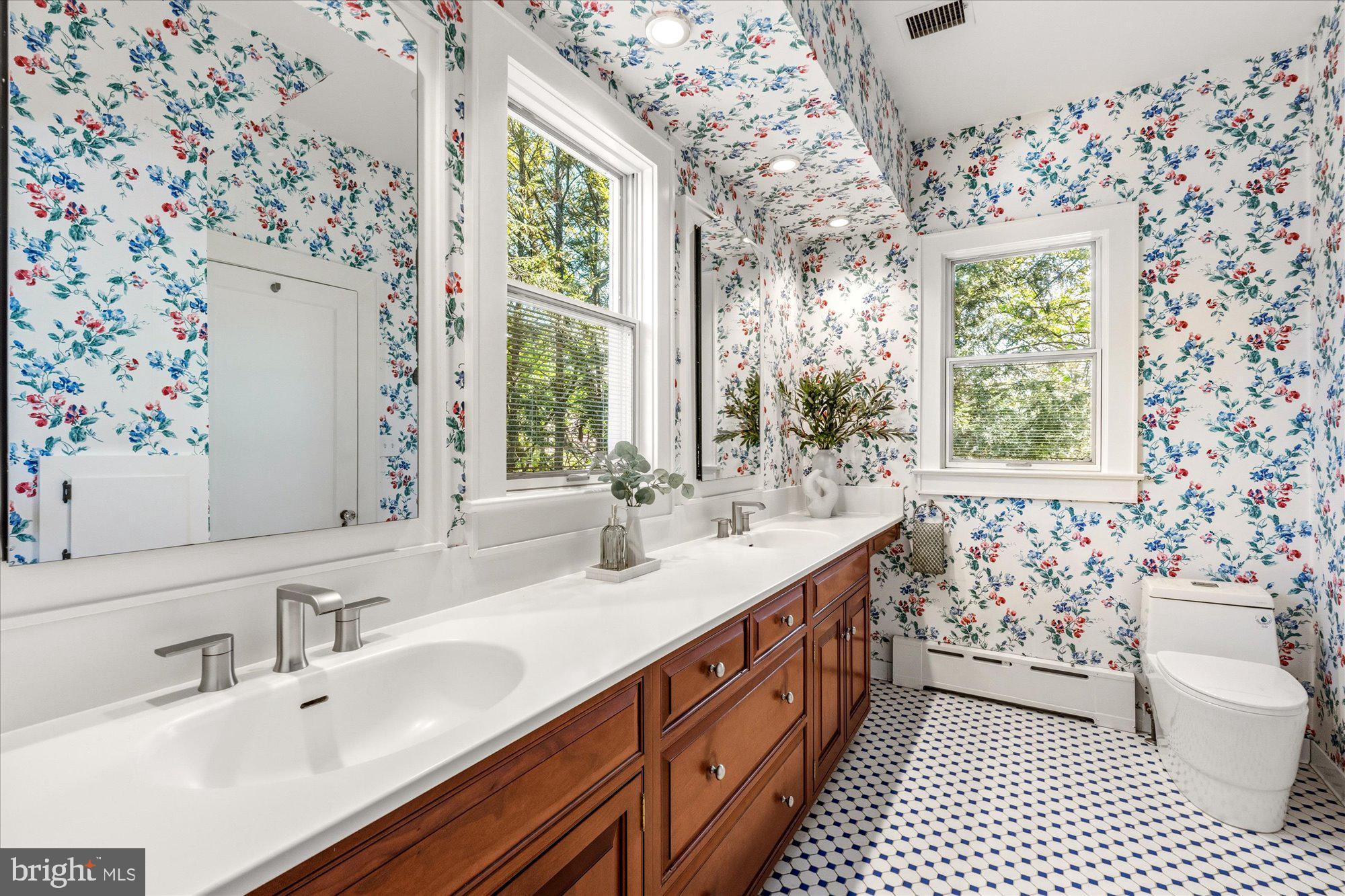 CHEVY CHASE VILLAGE - Residential