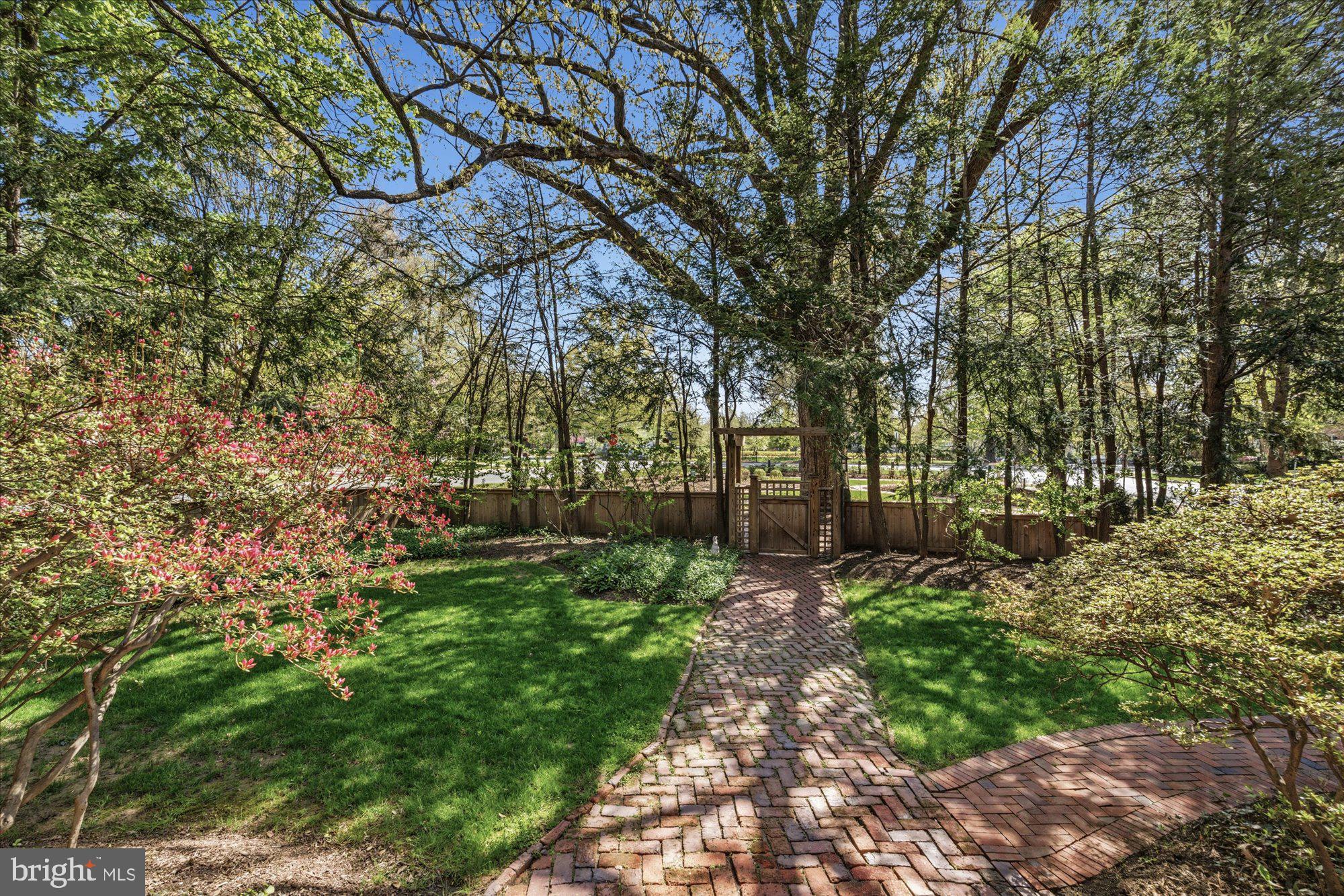 CHEVY CHASE VILLAGE - Residential