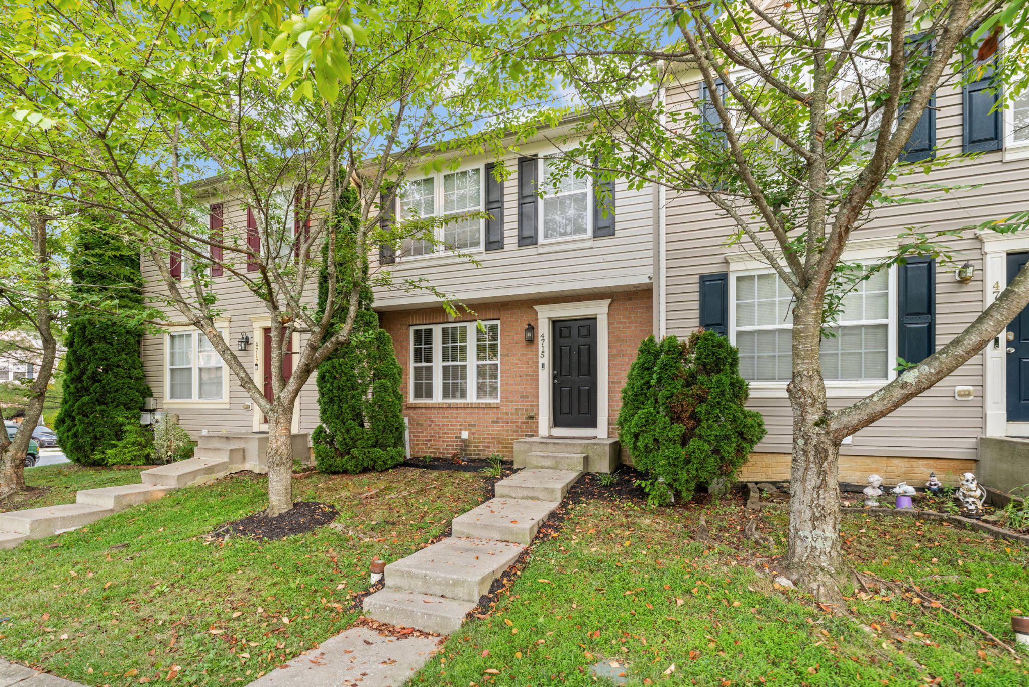 4715 CORALBERRY COURT