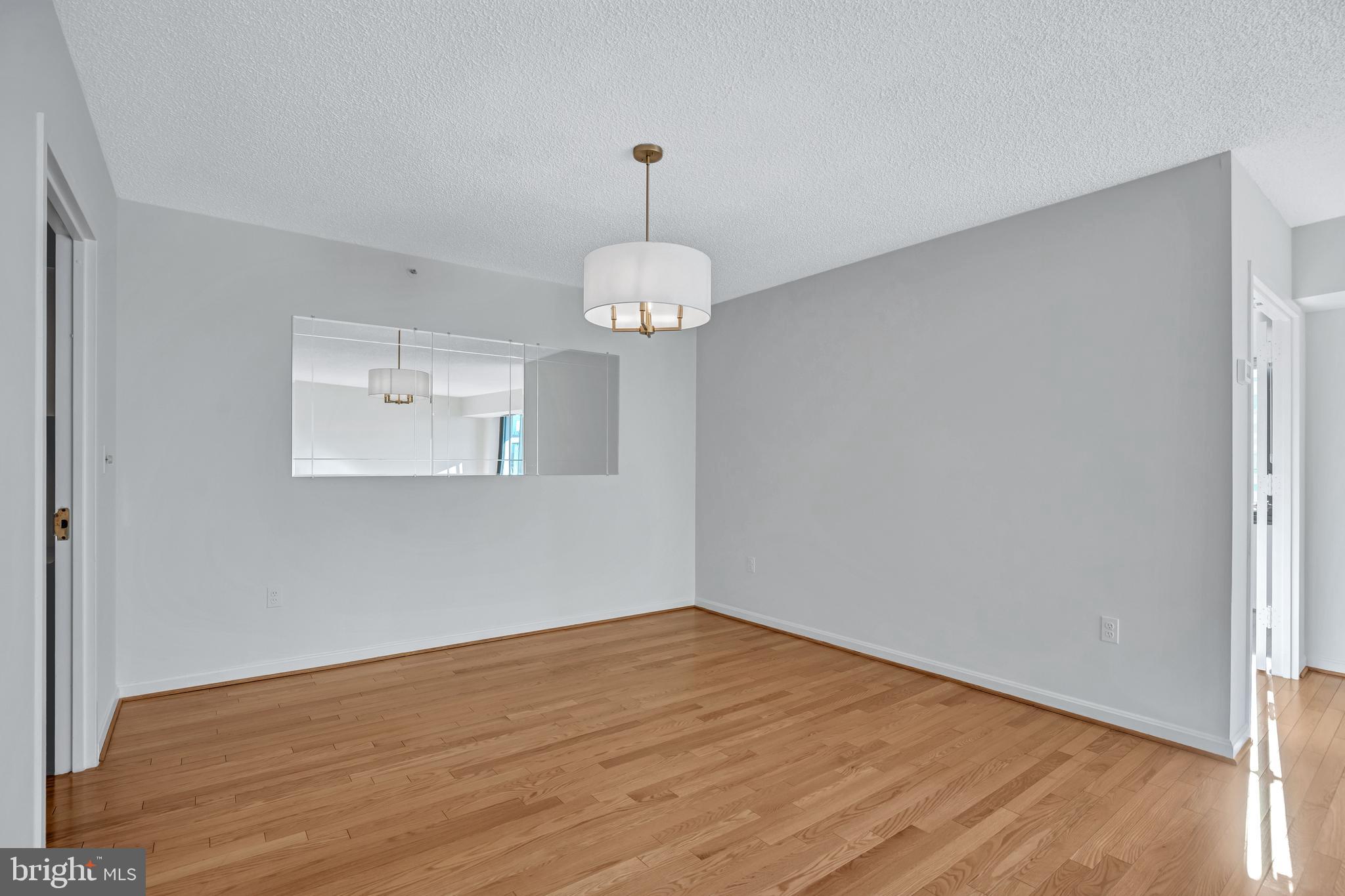 CRYSTAL GATEWAY - Residential