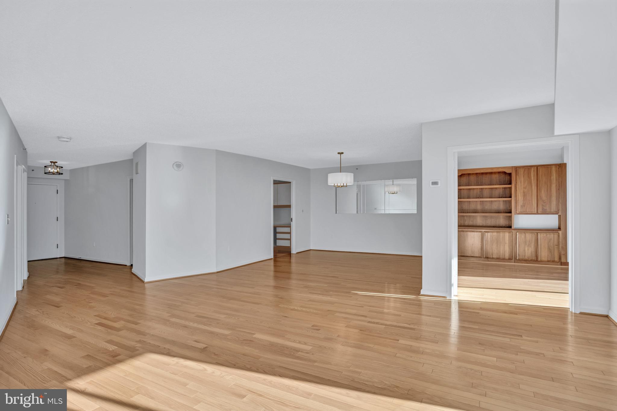 CRYSTAL GATEWAY - Residential