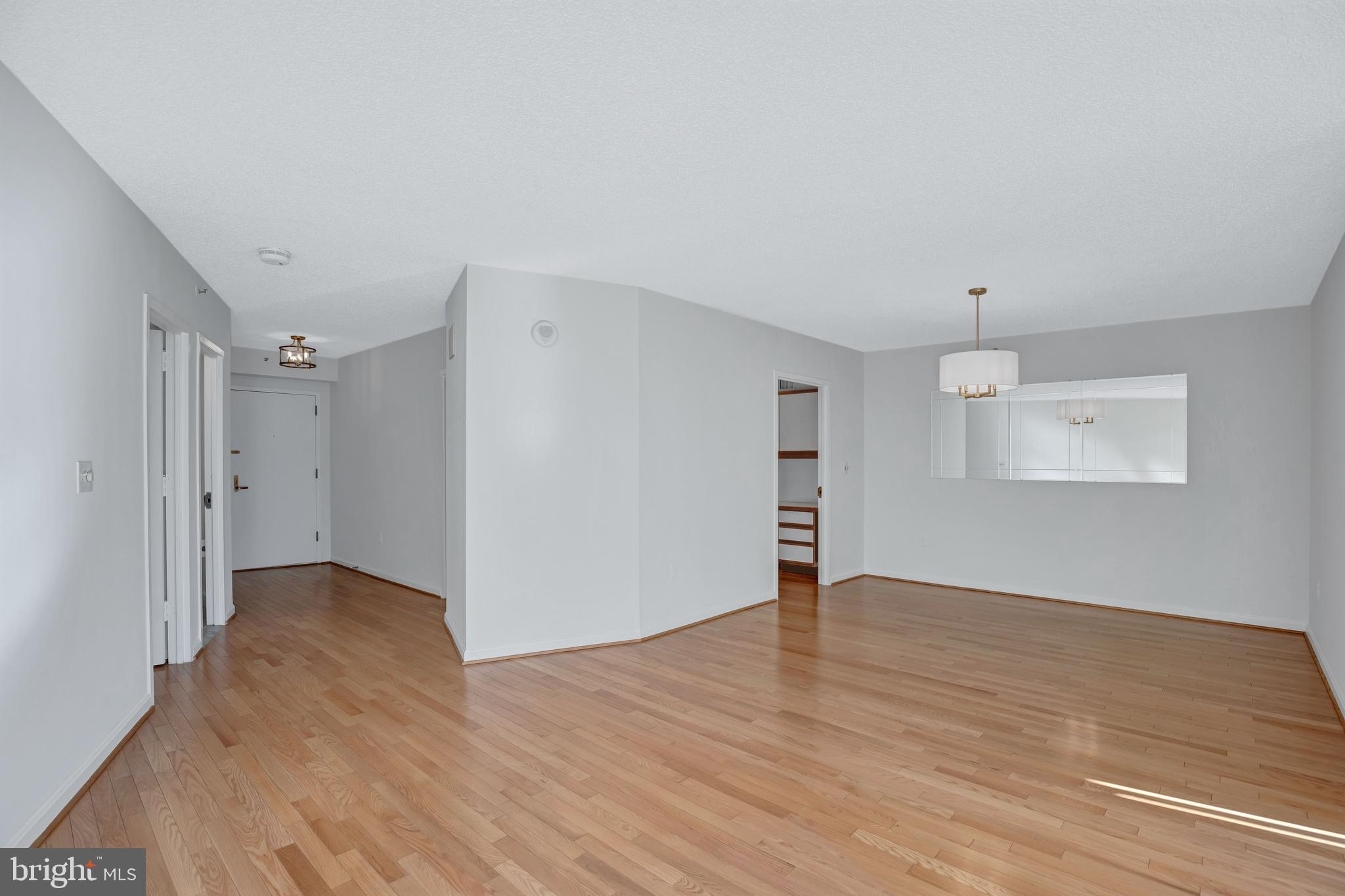 CRYSTAL GATEWAY - Residential