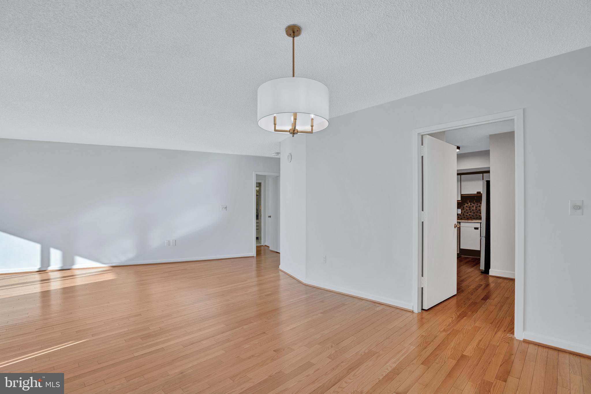 CRYSTAL GATEWAY - Residential