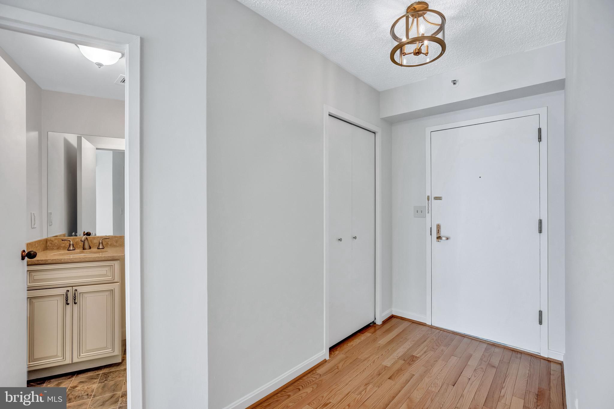 CRYSTAL GATEWAY - Residential