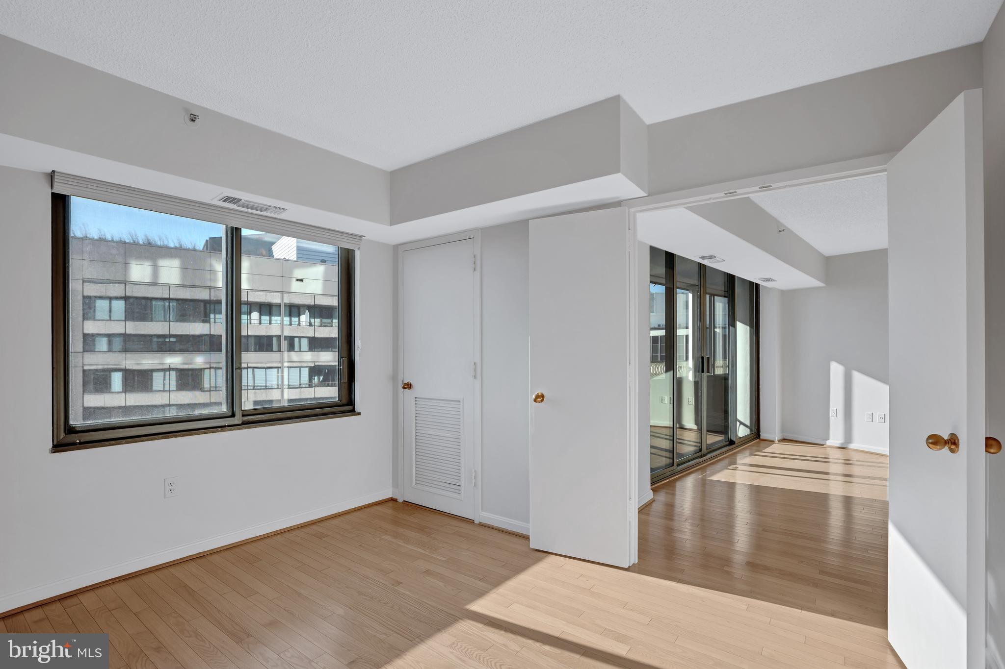 CRYSTAL GATEWAY - Residential