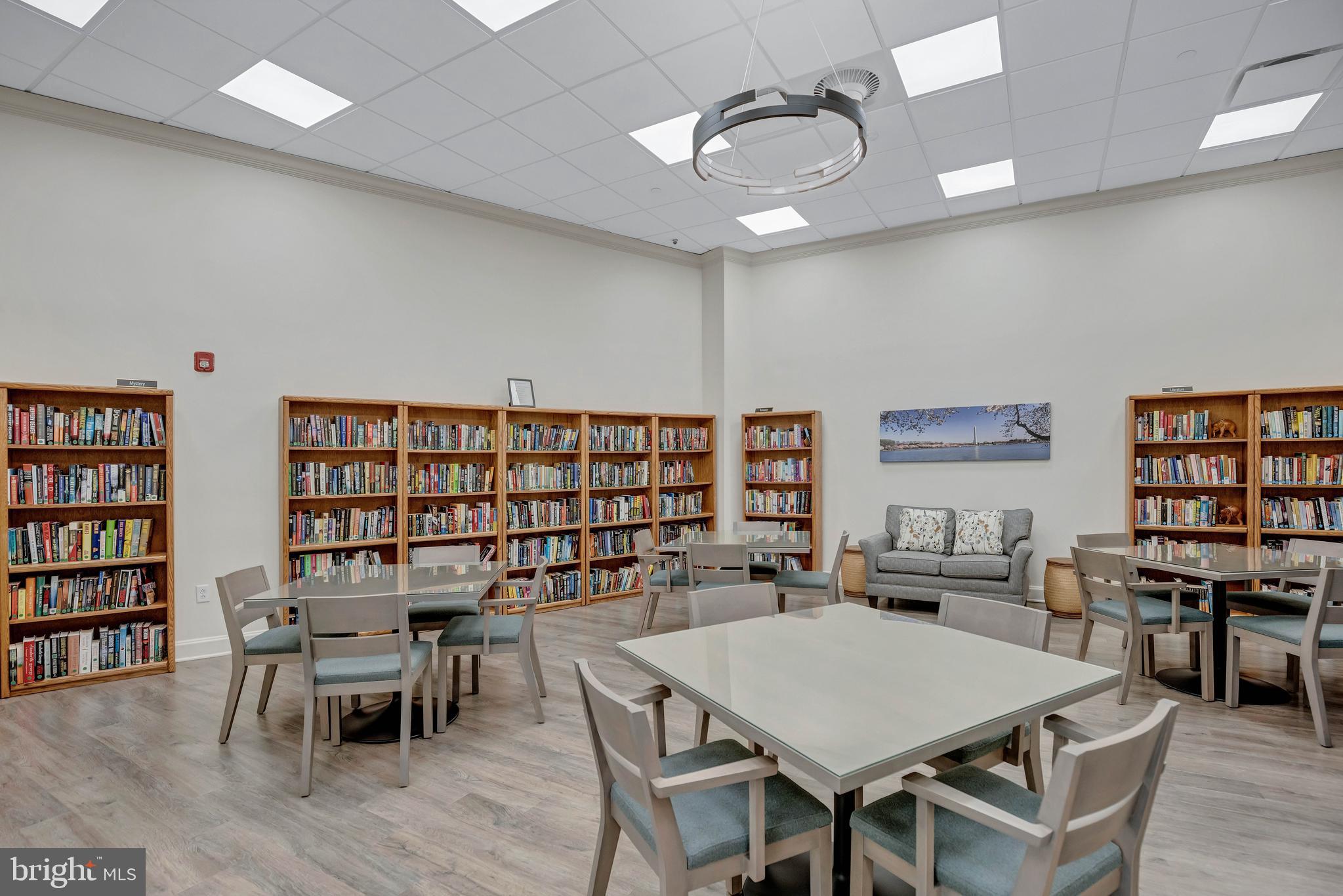 CRYSTAL GATEWAY - Residential