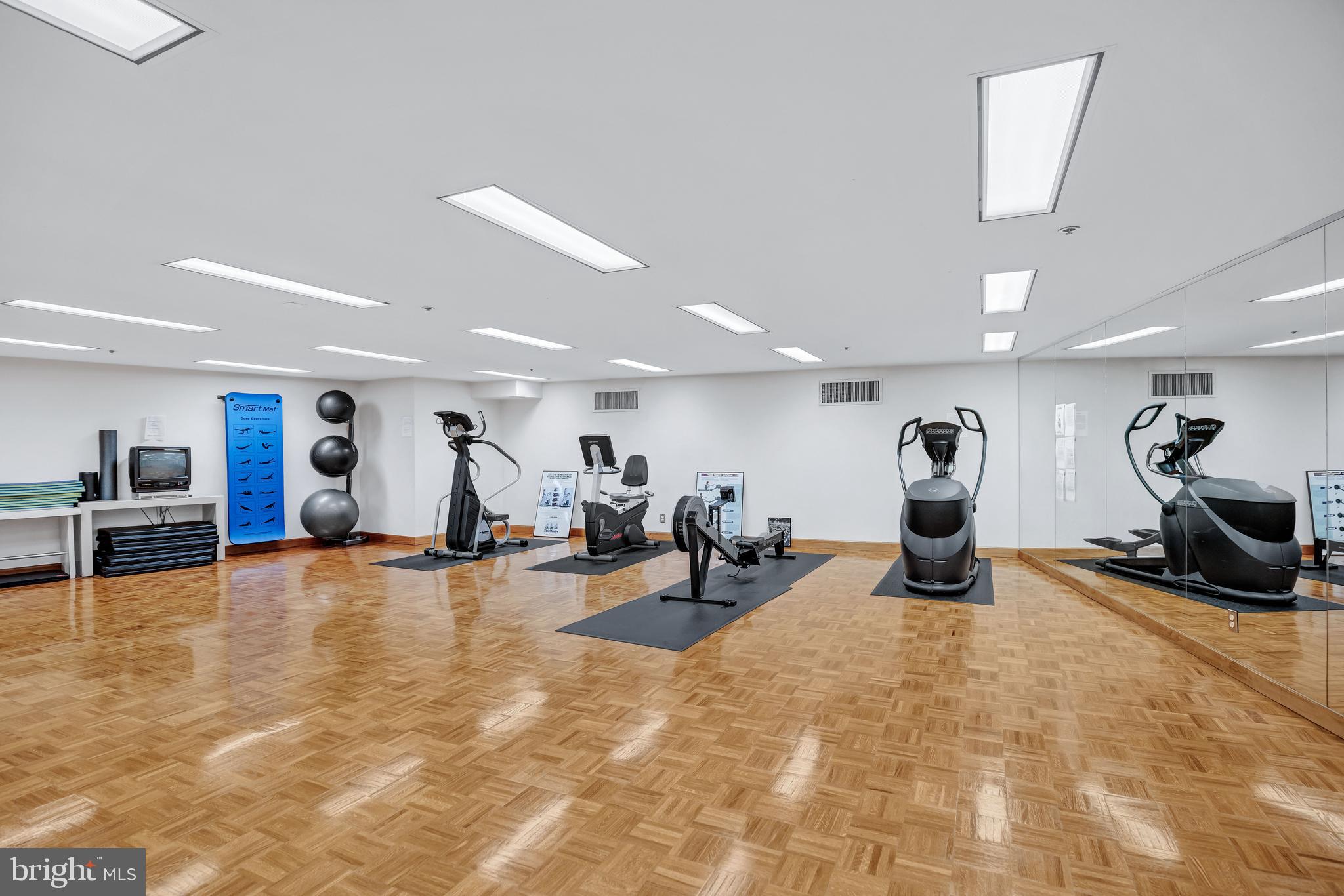 CRYSTAL GATEWAY - Residential