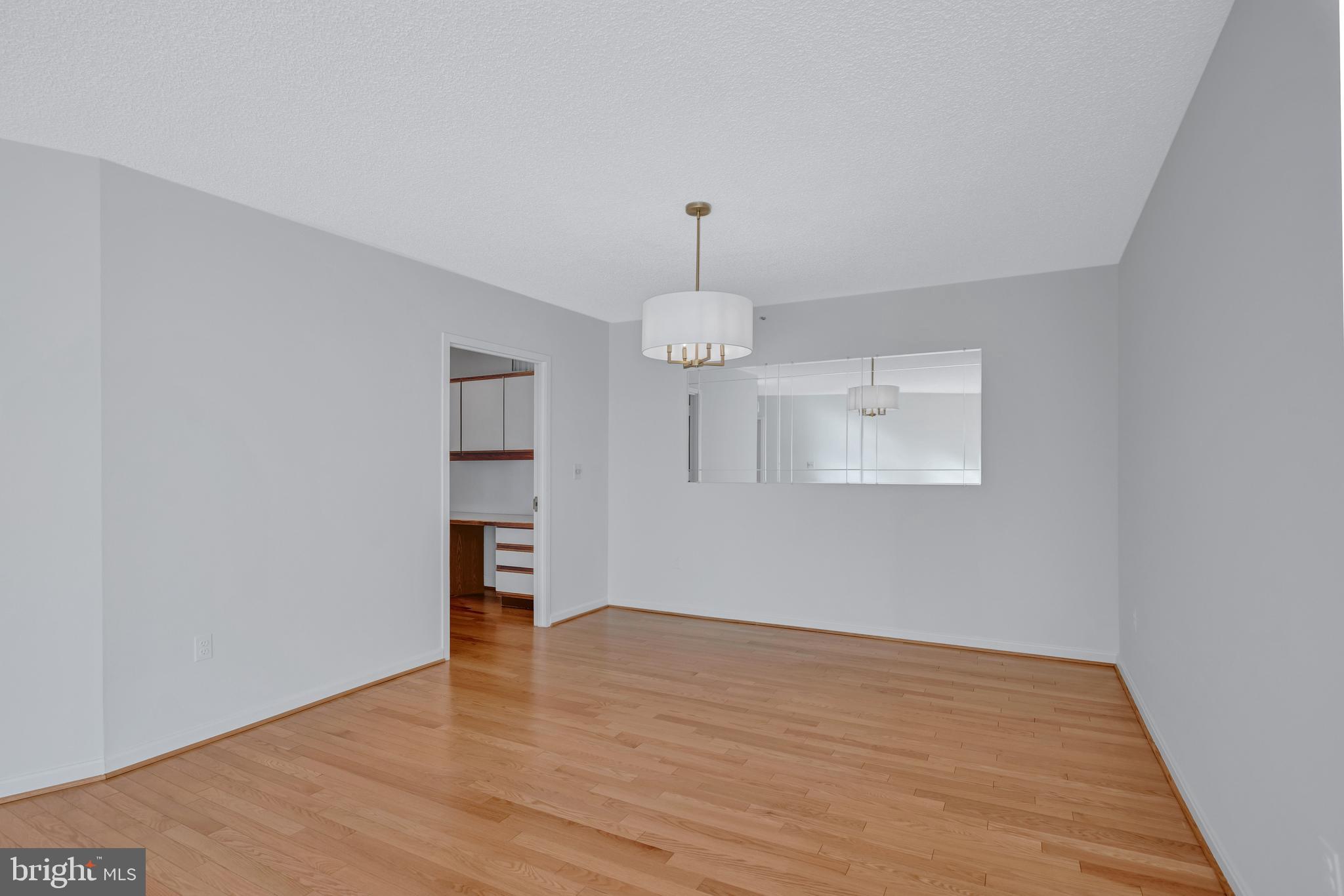 CRYSTAL GATEWAY - Residential