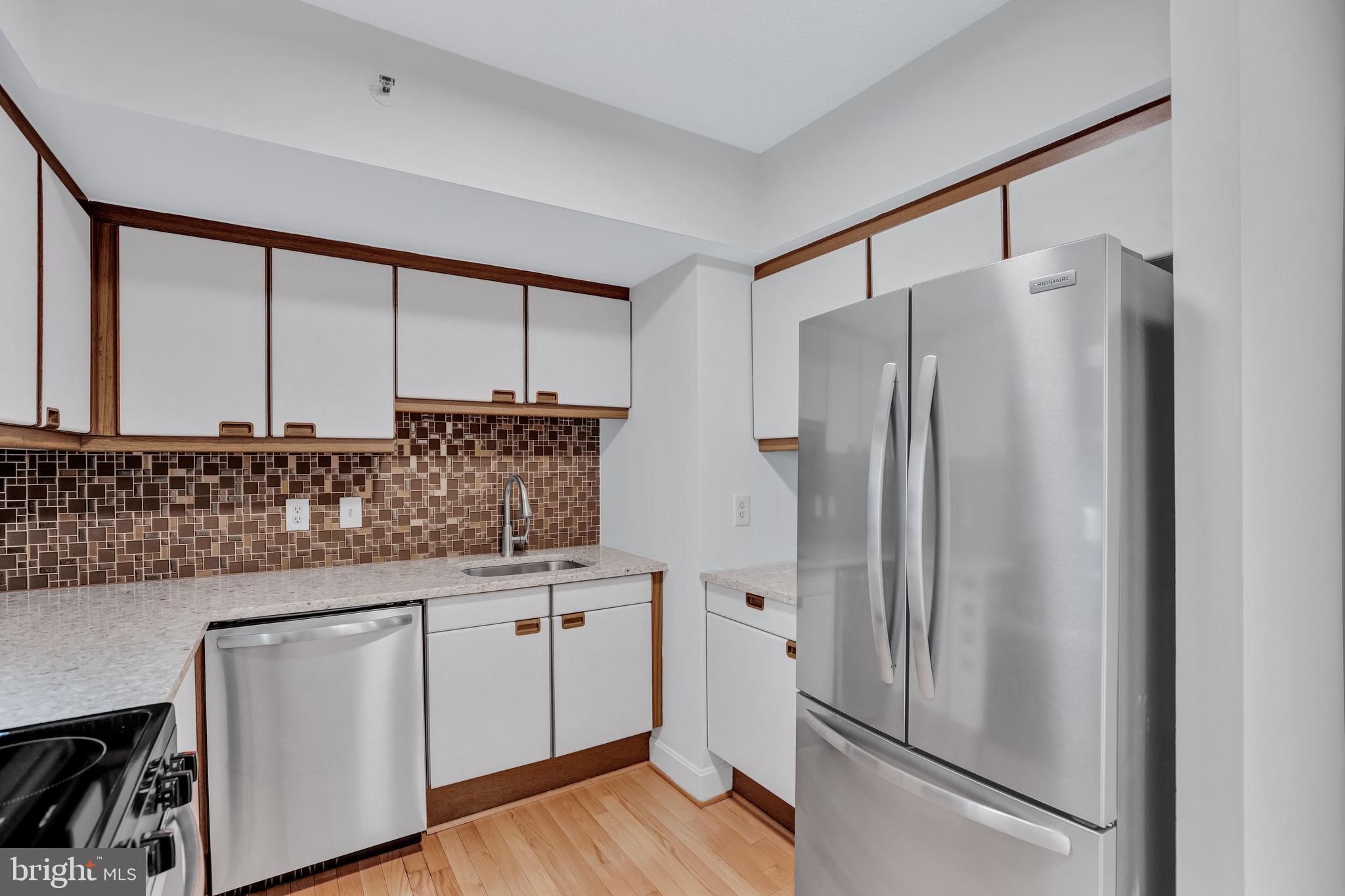 CRYSTAL GATEWAY - Residential