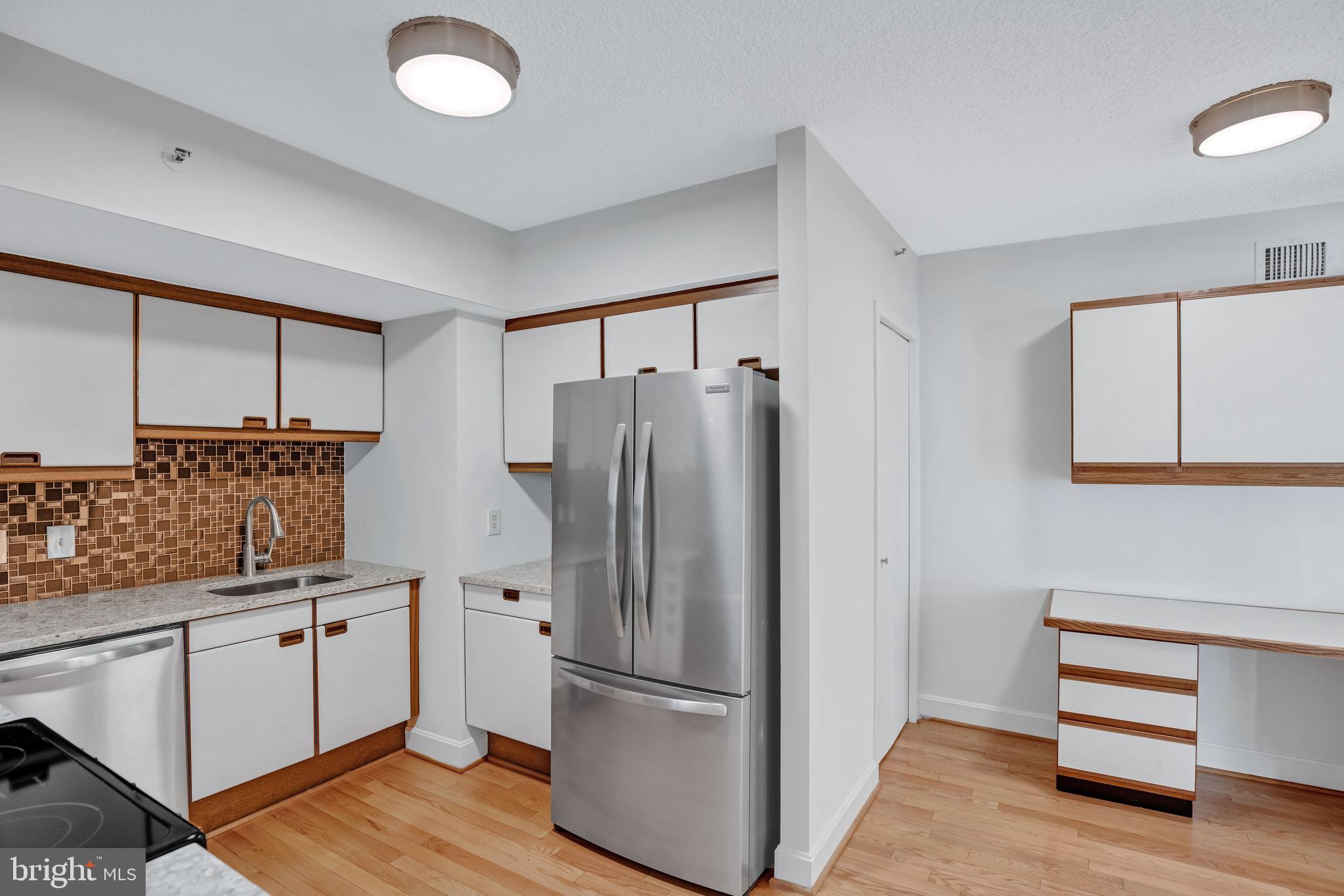 CRYSTAL GATEWAY - Residential