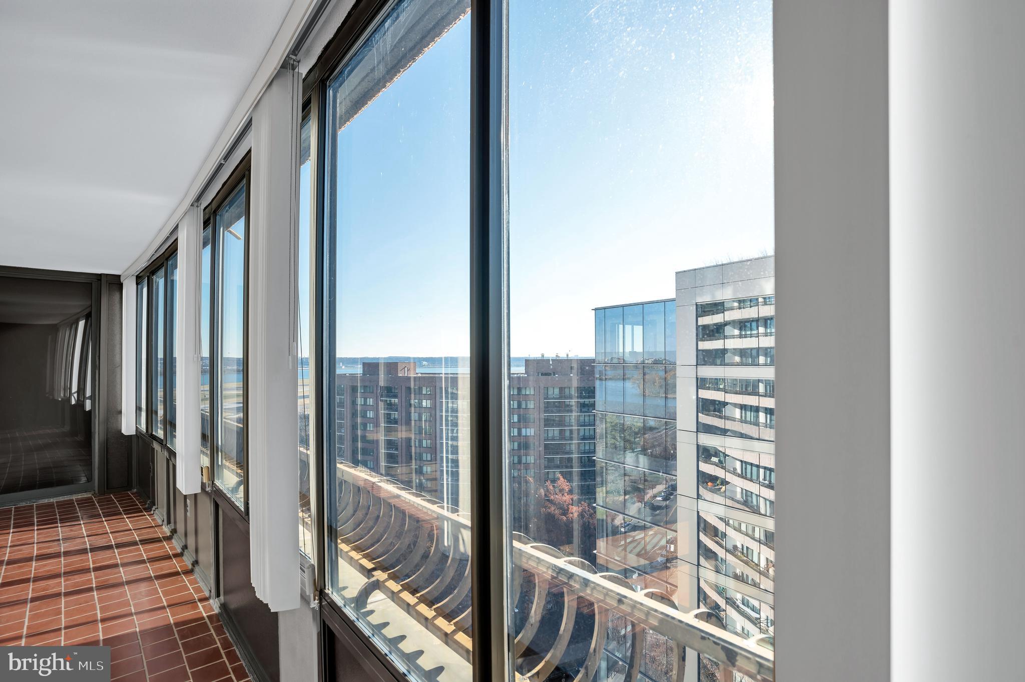 CRYSTAL GATEWAY - Residential