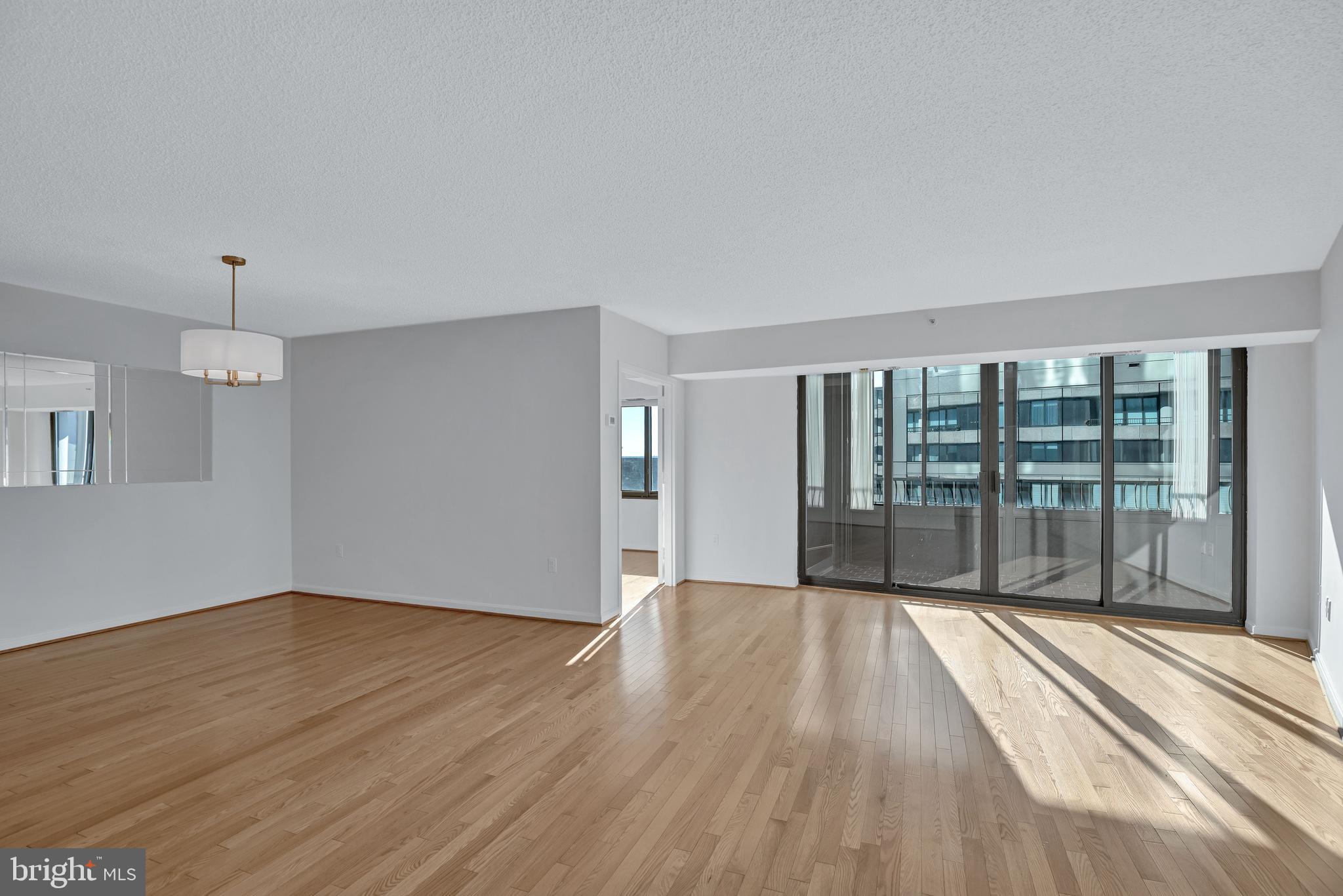 CRYSTAL GATEWAY - Residential