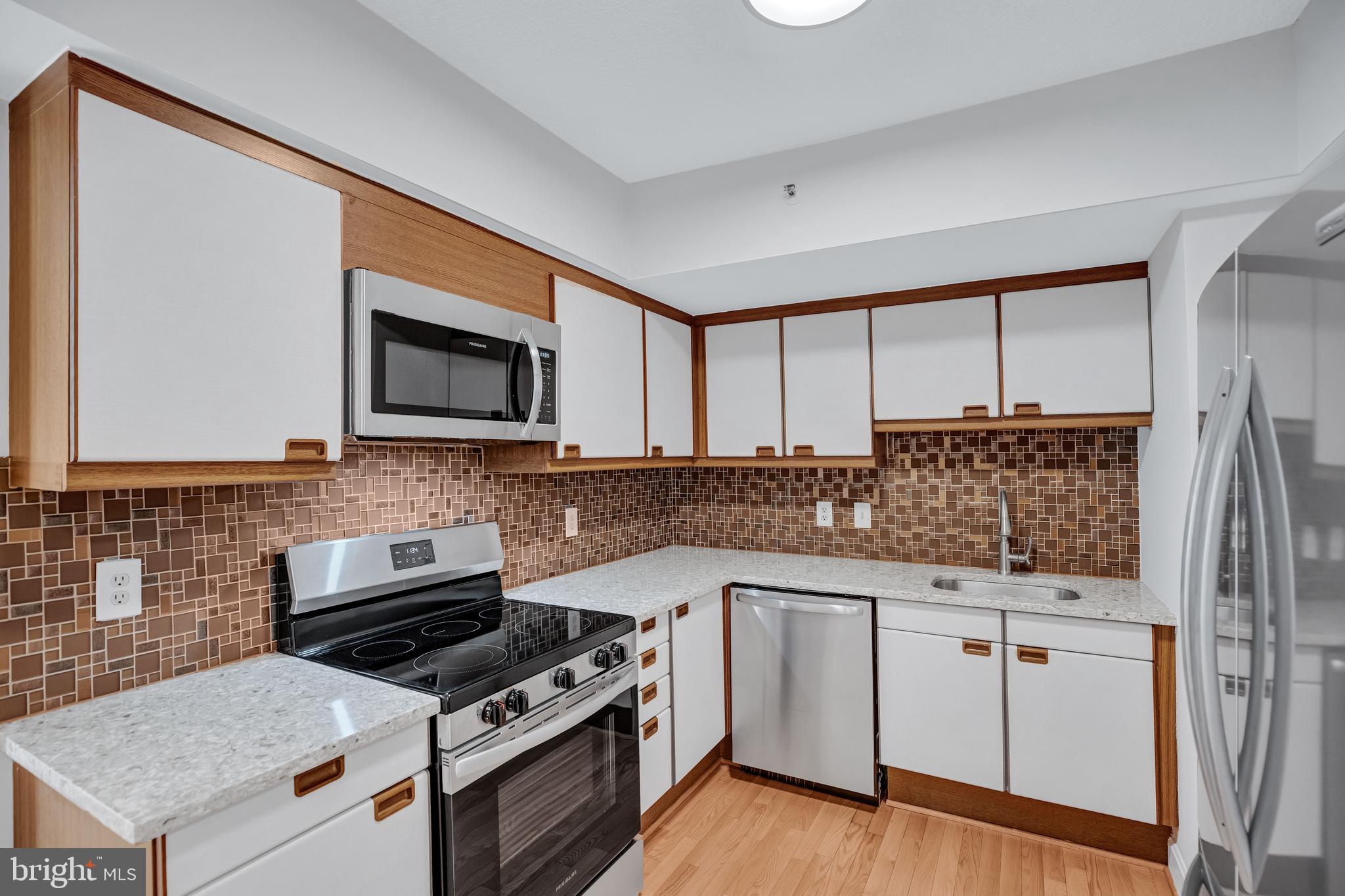 CRYSTAL GATEWAY - Residential