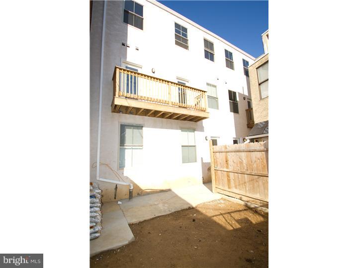 ART MUSEUM AREA - Residential Lease