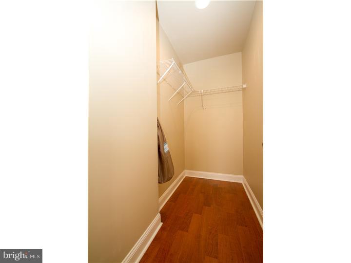 ART MUSEUM AREA - Residential Lease