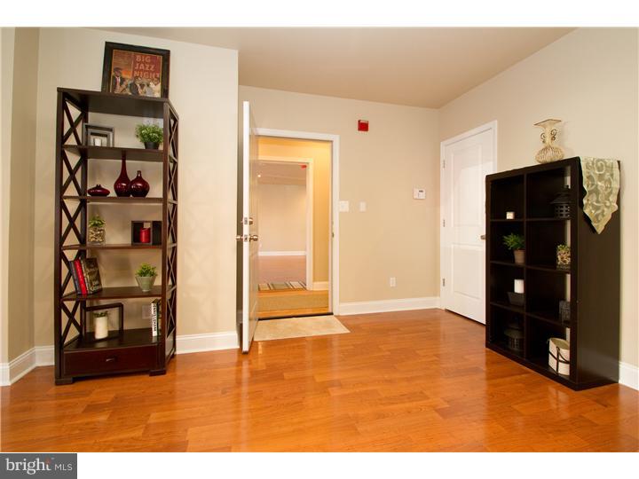 ART MUSEUM AREA - Residential Lease