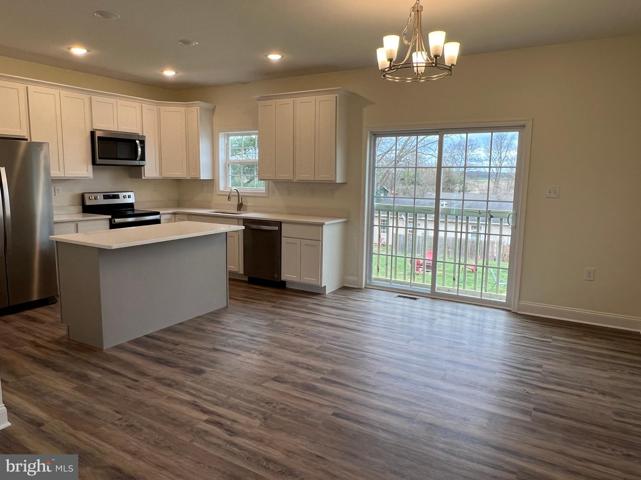 ORCHARD HILLS - Residential