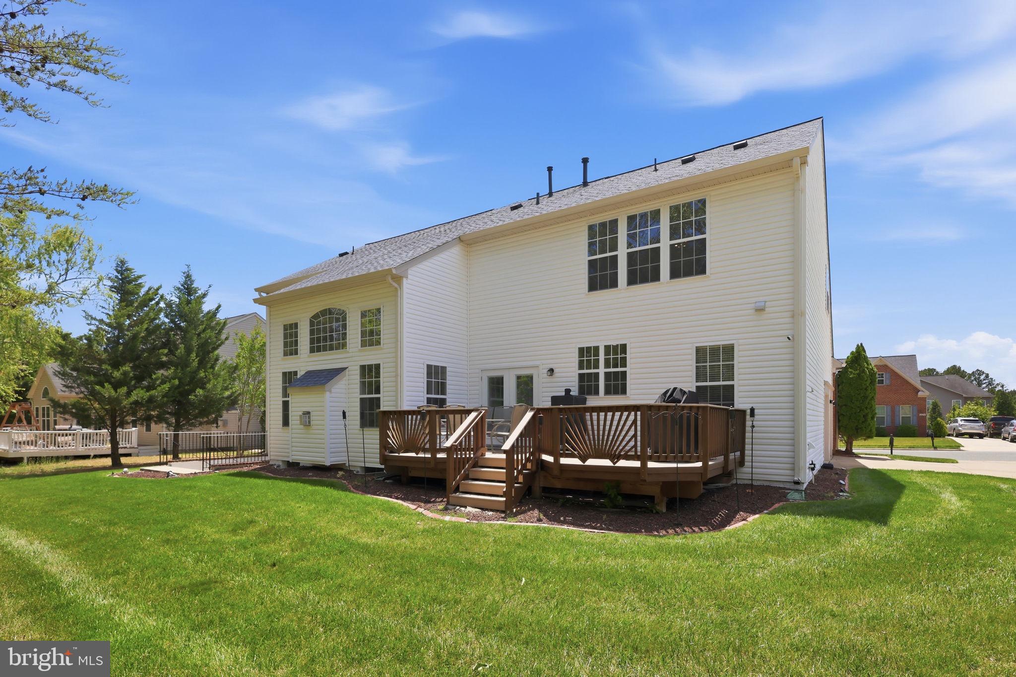 ESTATES AT LEE'S PARKE - Residential