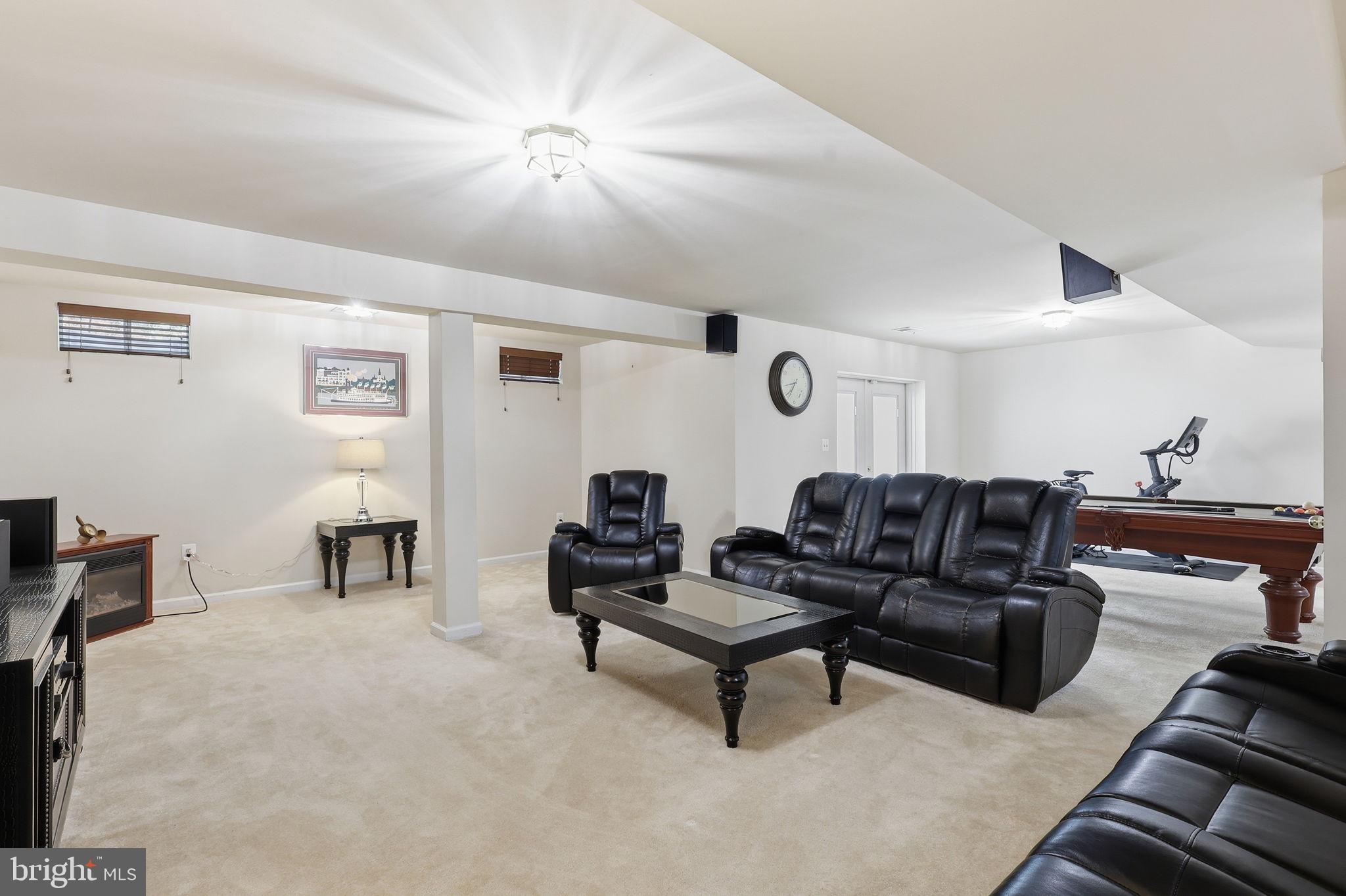 ESTATES AT LEE'S PARKE - Residential