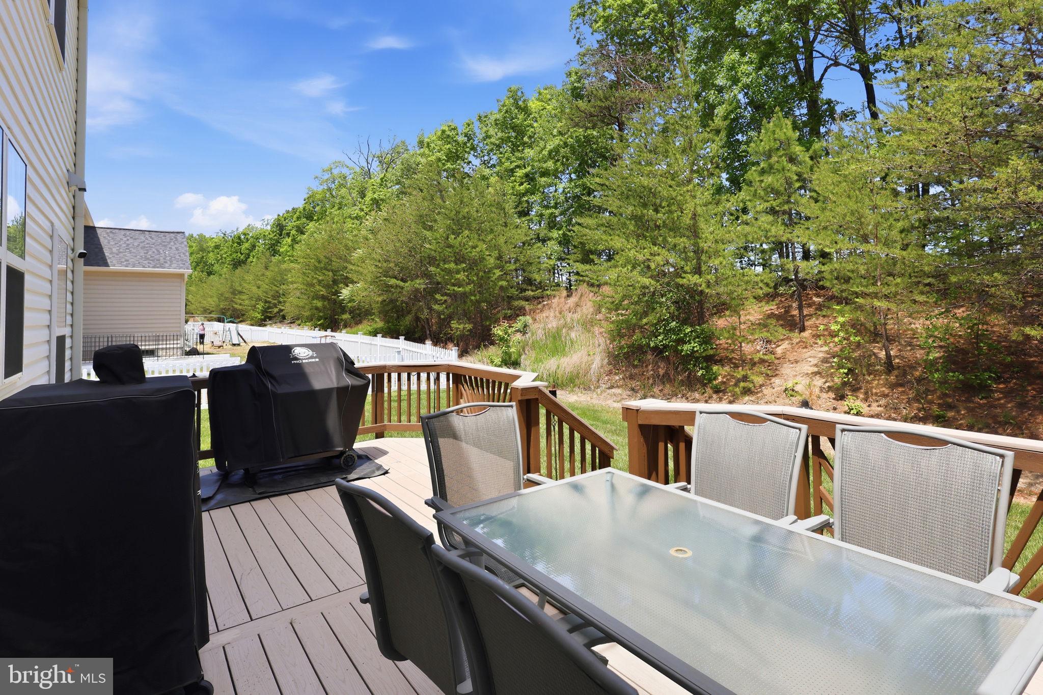 ESTATES AT LEE'S PARKE - Residential