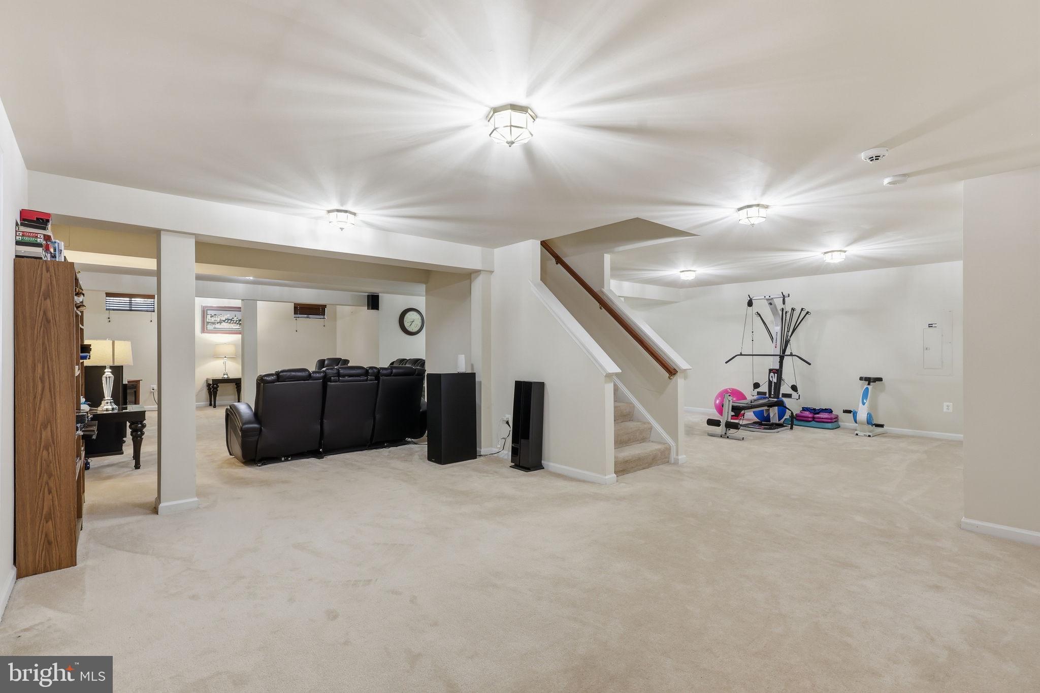 ESTATES AT LEE'S PARKE - Residential