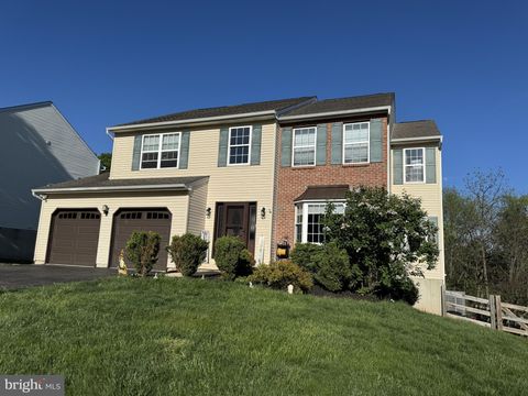 Photo of 1105 Sun Valley Drive, ROYERSFORD, PA 19468 (MLS # PAMC2177642)