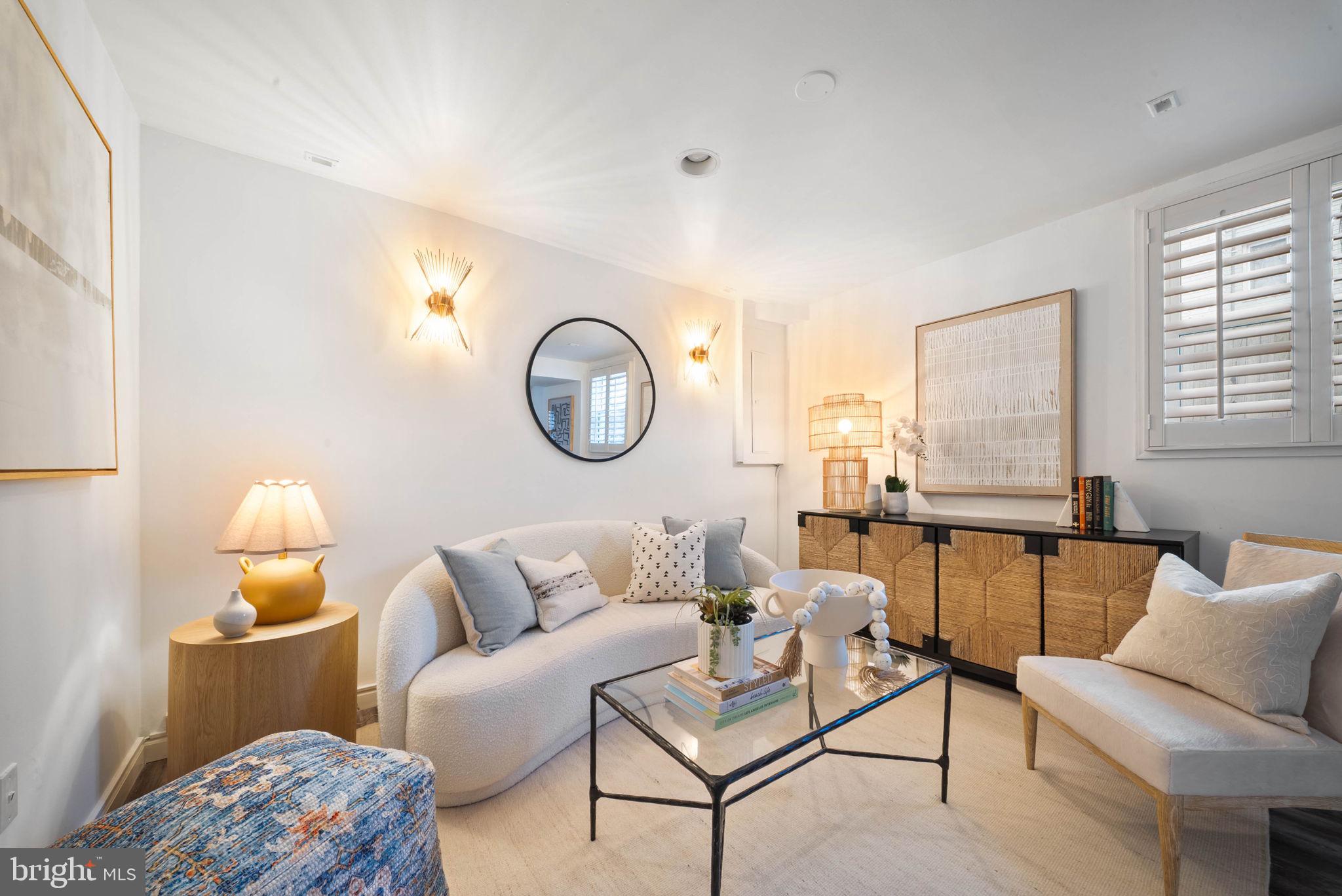 ROCK CREEK PALISADES - Residential