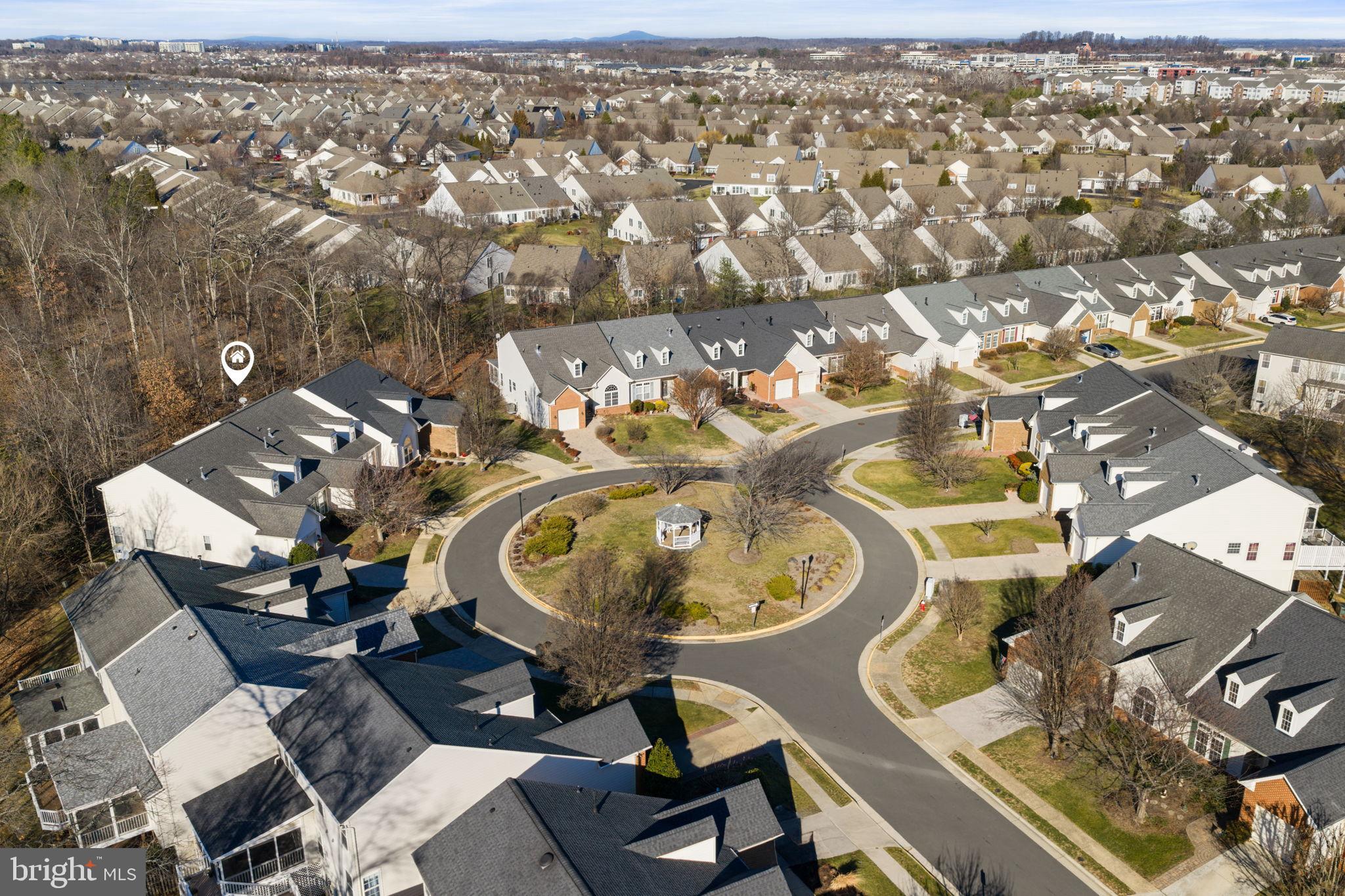 ASHBURN VILLAGE - Residential