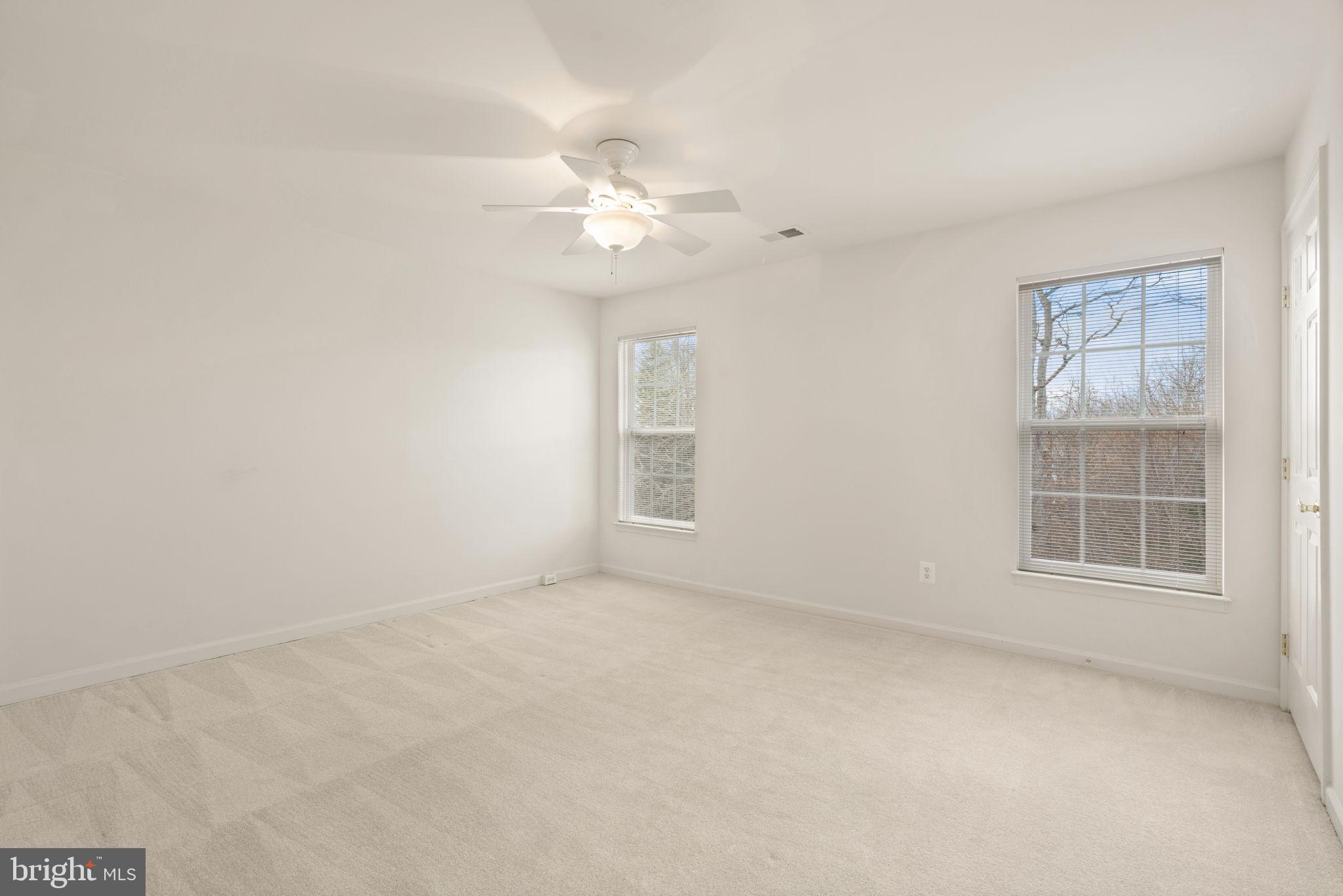 ASHBURN VILLAGE - Residential