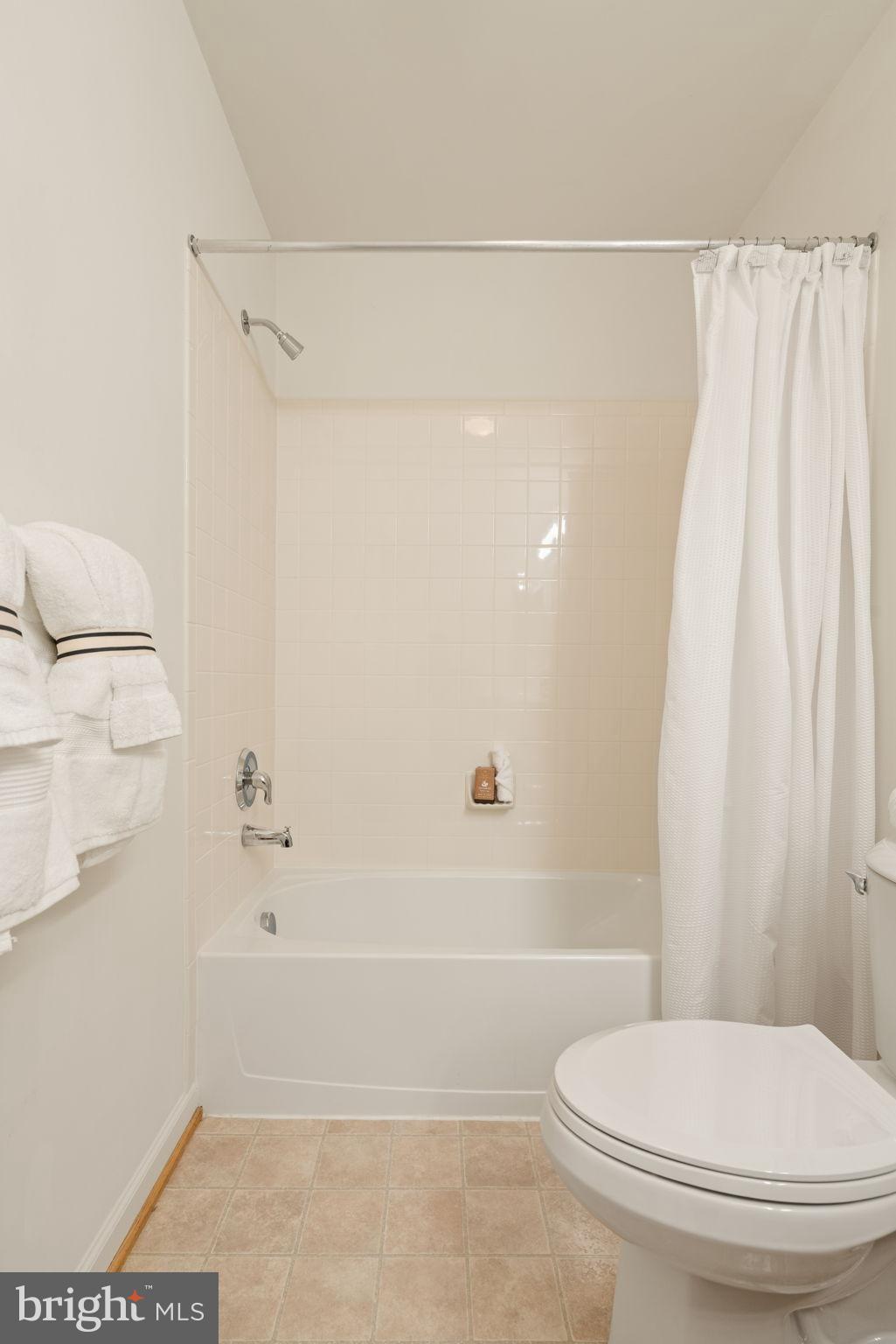 ASHBURN VILLAGE - Residential