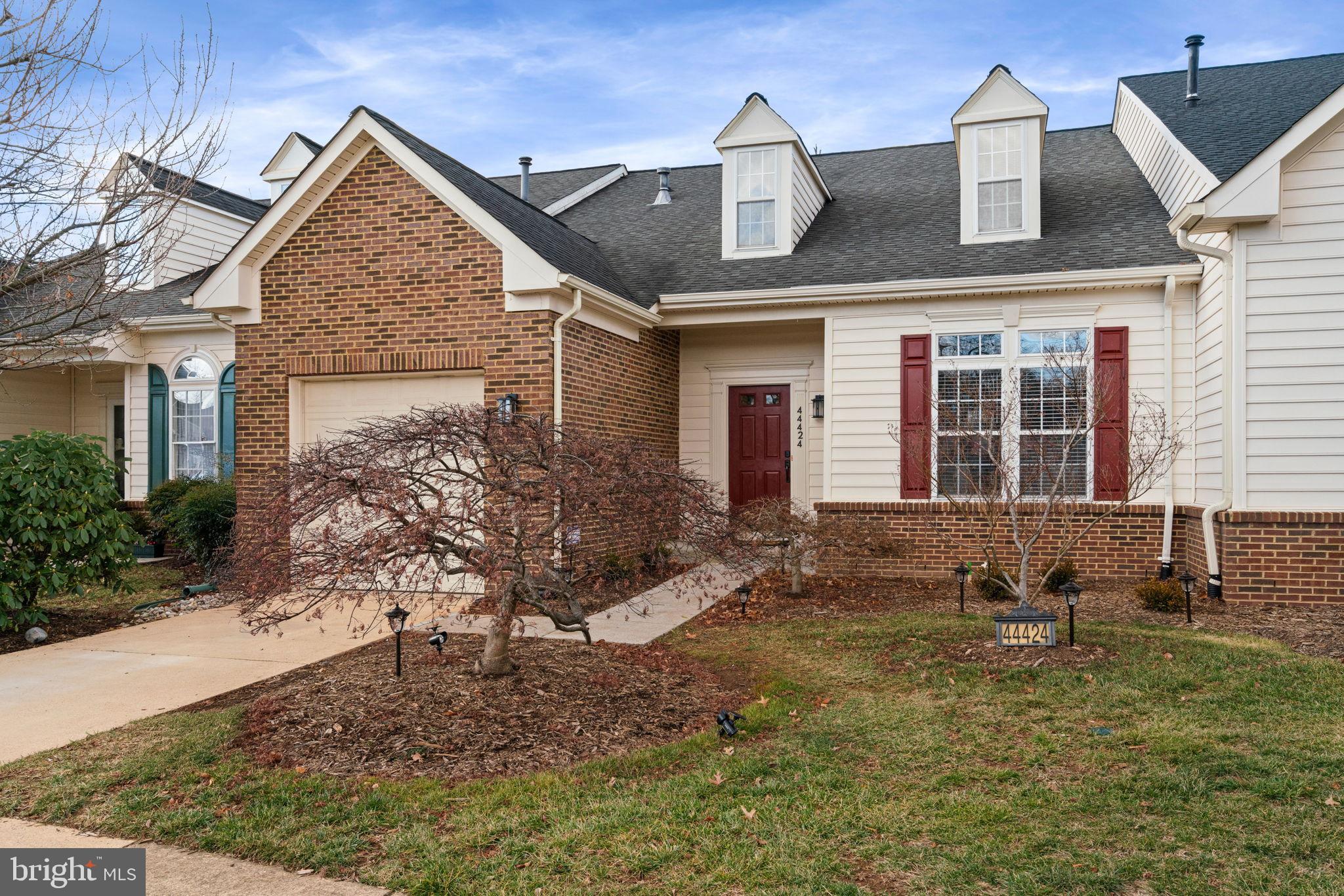 ASHBURN VILLAGE - Residential