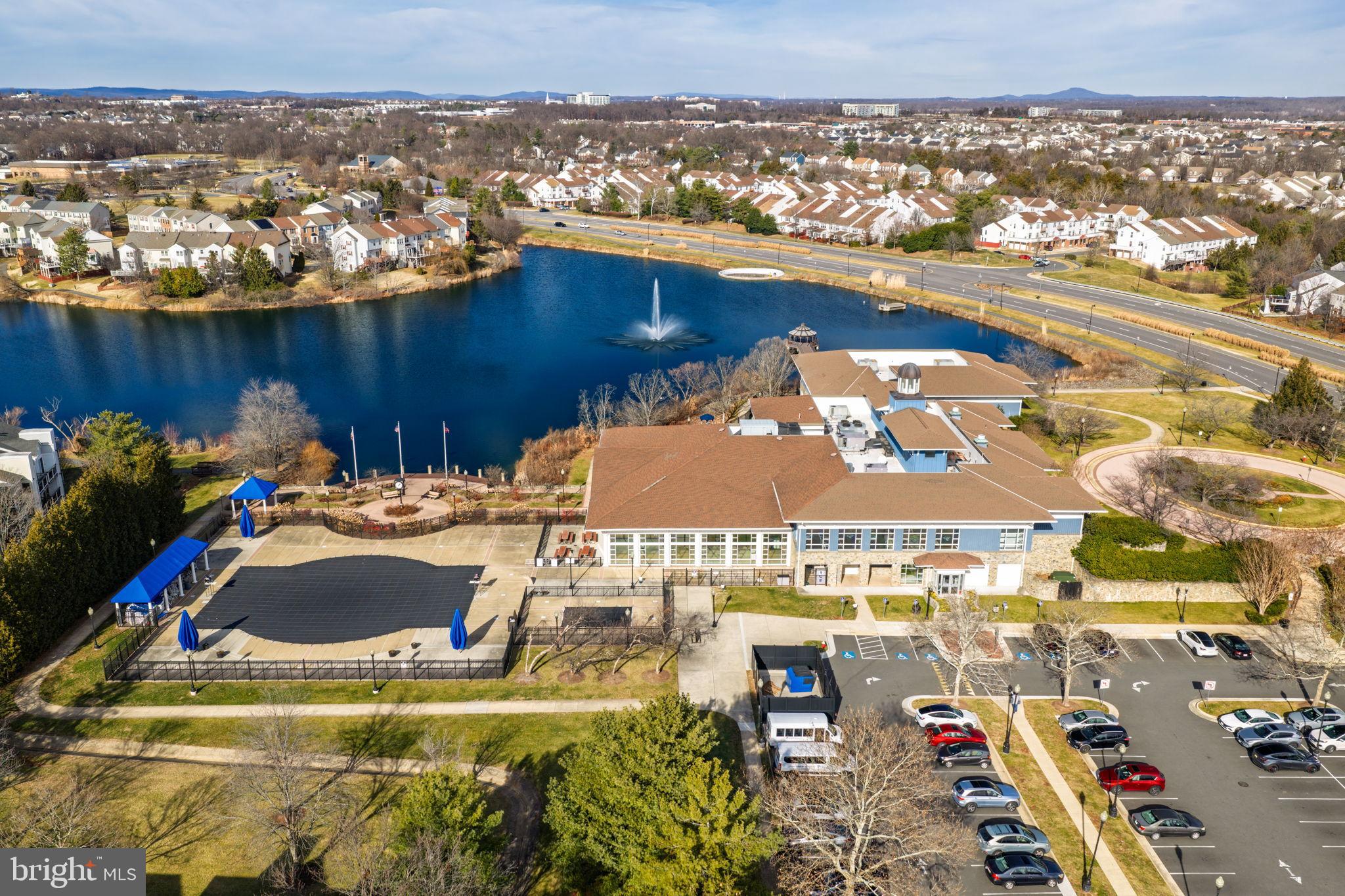 ASHBURN VILLAGE - Residential