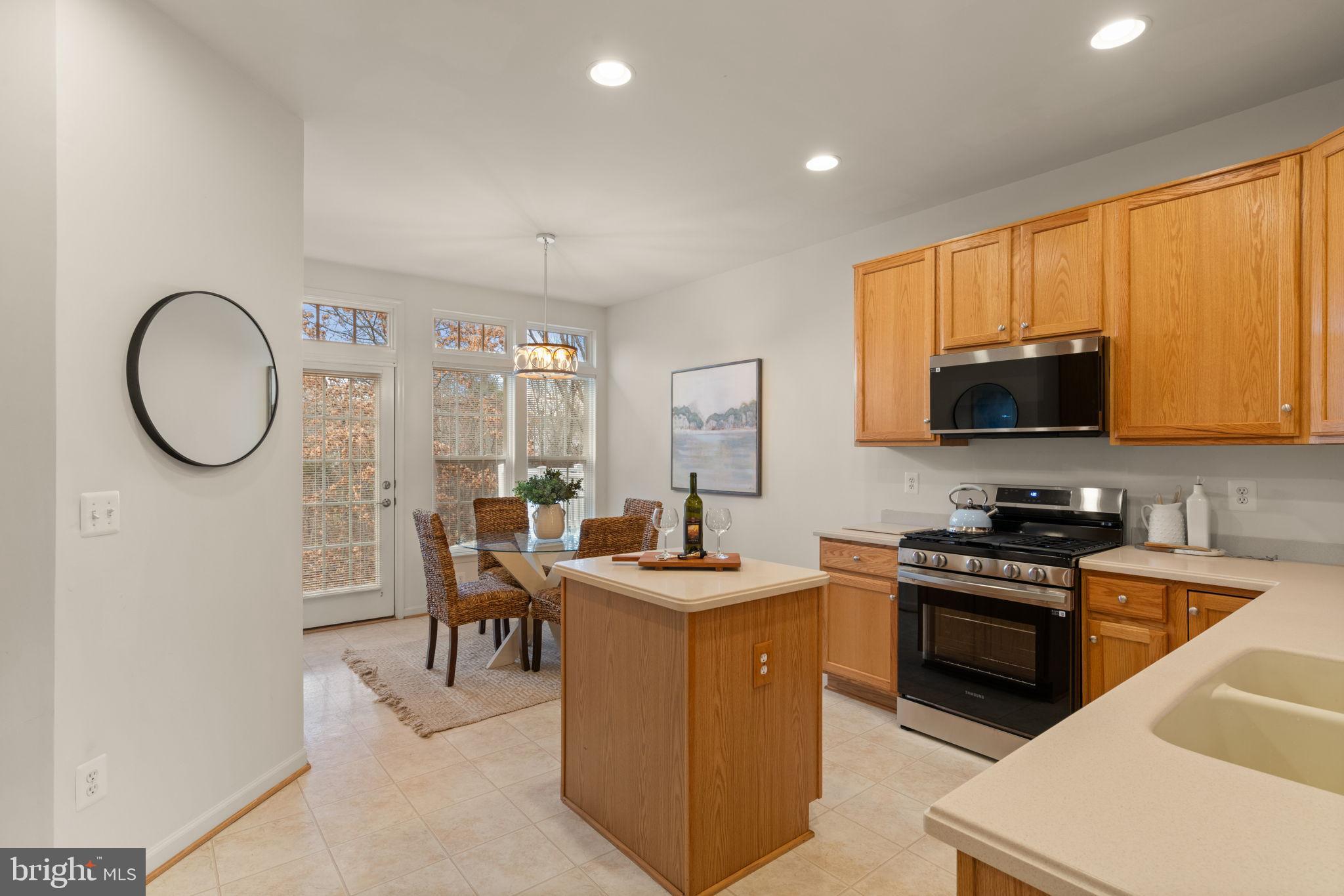 ASHBURN VILLAGE - Residential