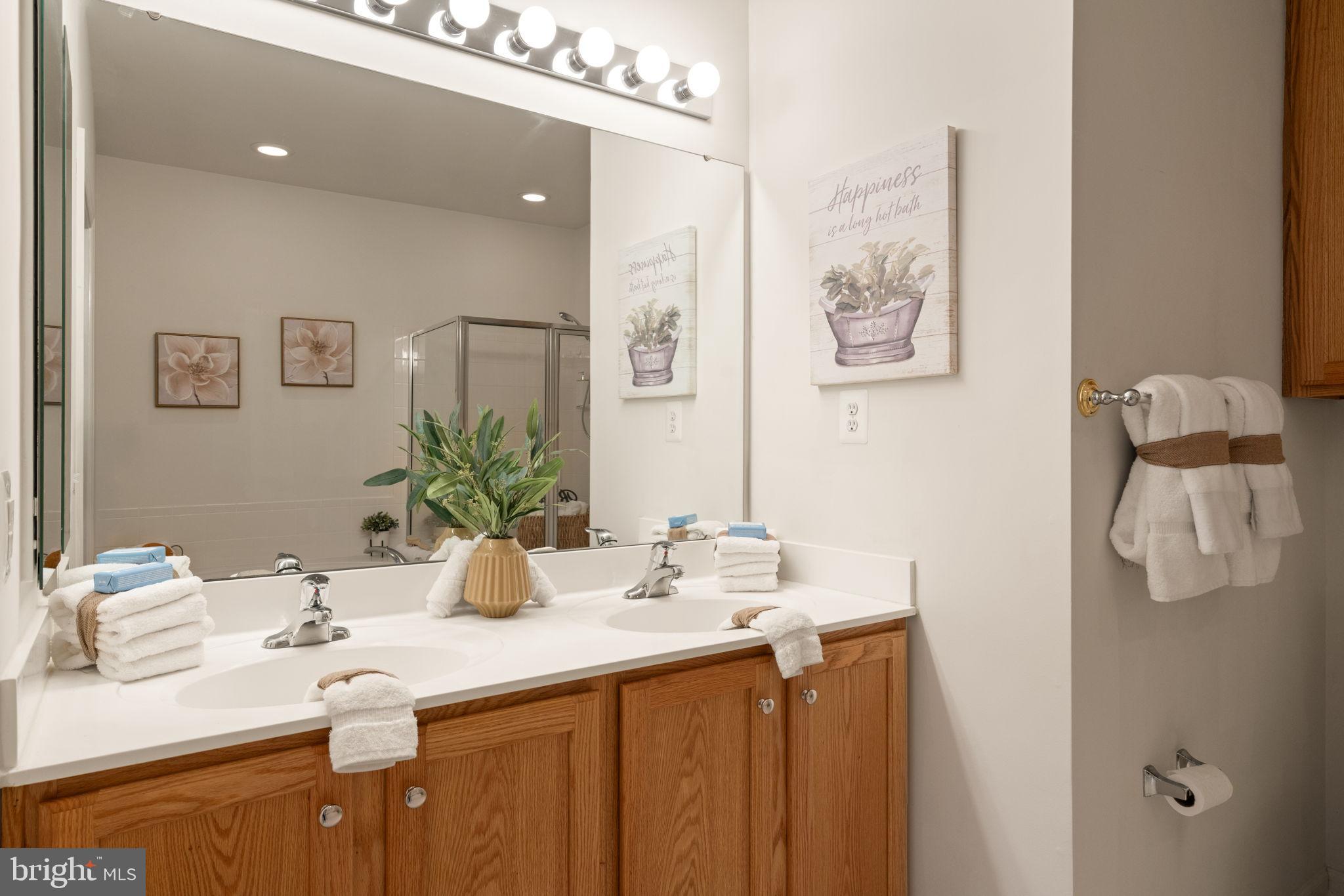 ASHBURN VILLAGE - Residential