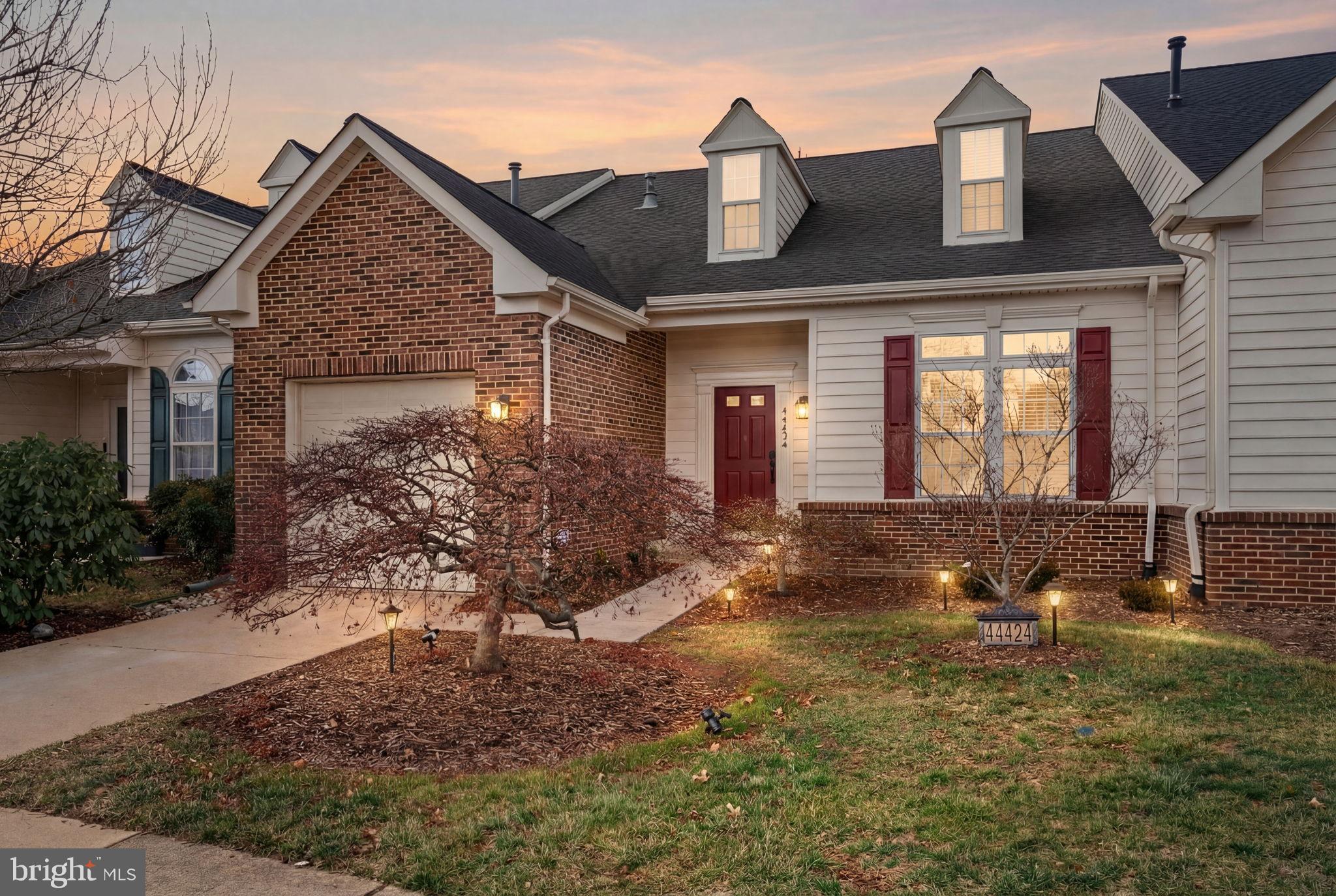 ASHBURN VILLAGE - Residential