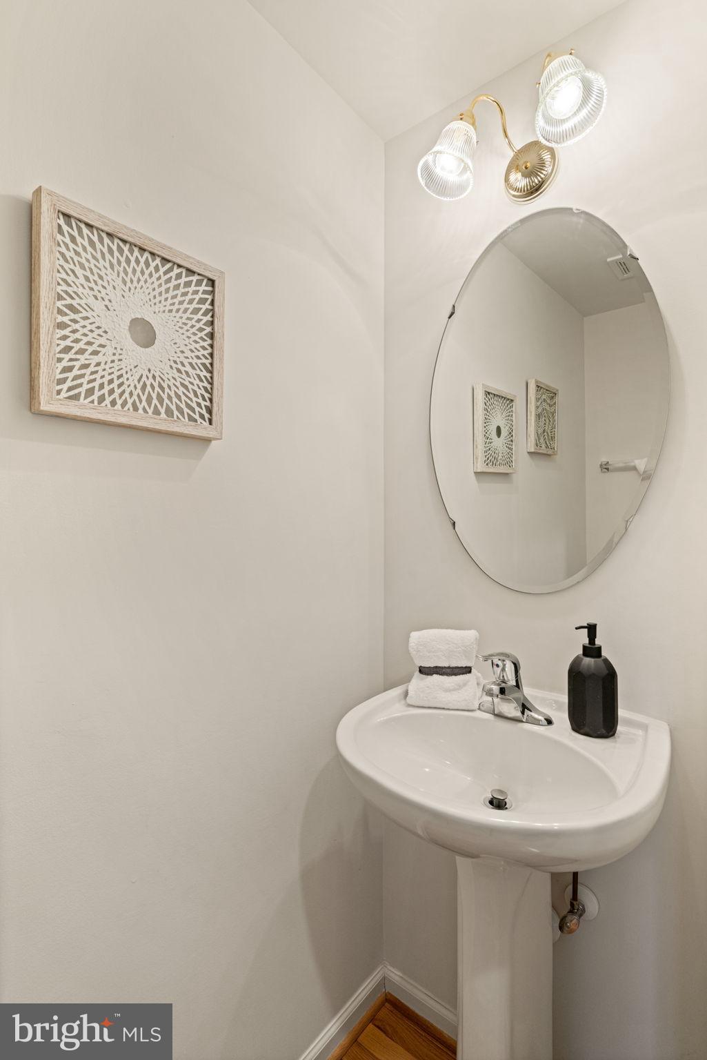 ASHBURN VILLAGE - Residential